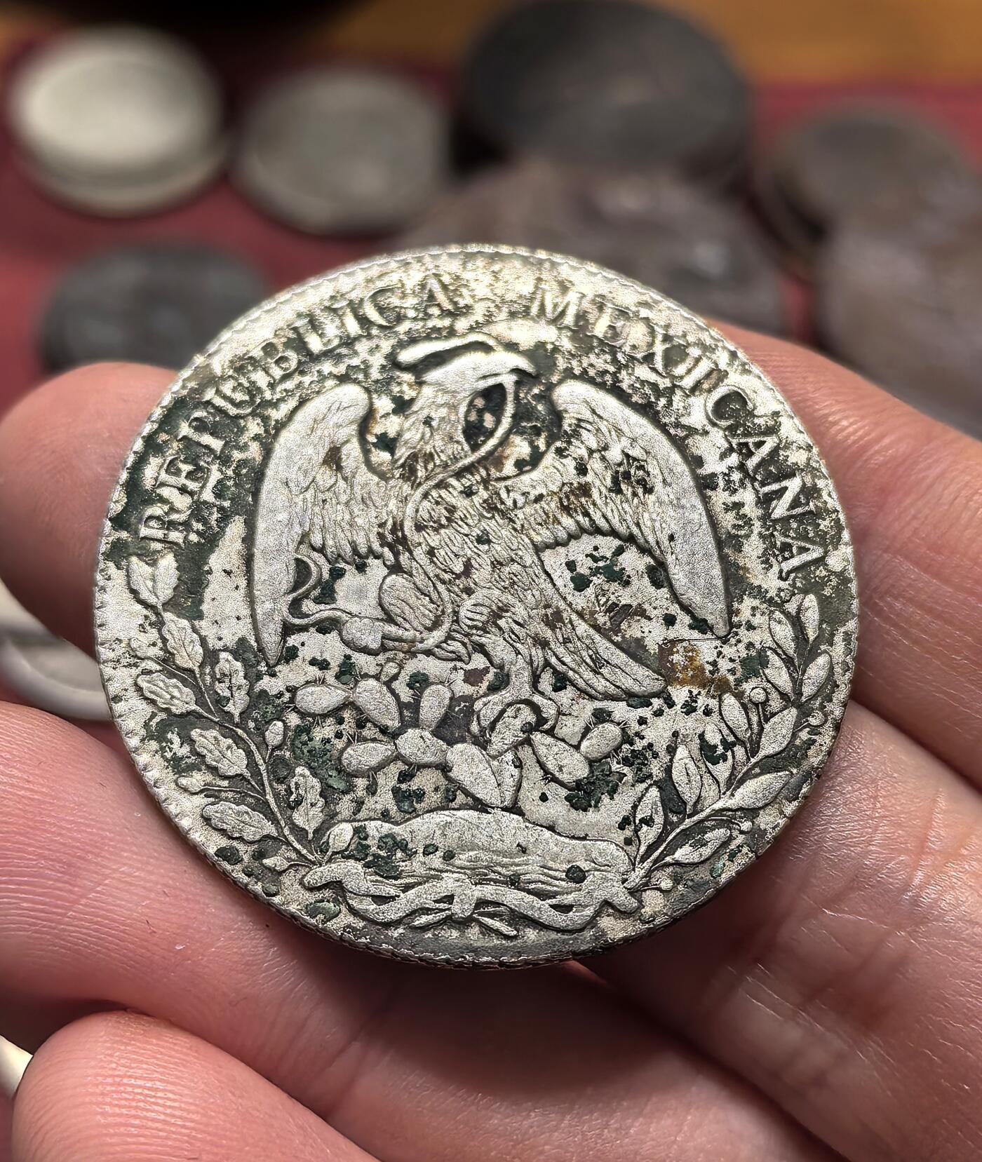 南宋泉阁俄币 外币 国币 专场第十九期 【送拍无额外佣金】 墨西哥 1862年 墨西哥鹰洋大银币 花边 老包浆通货好品 味道不错