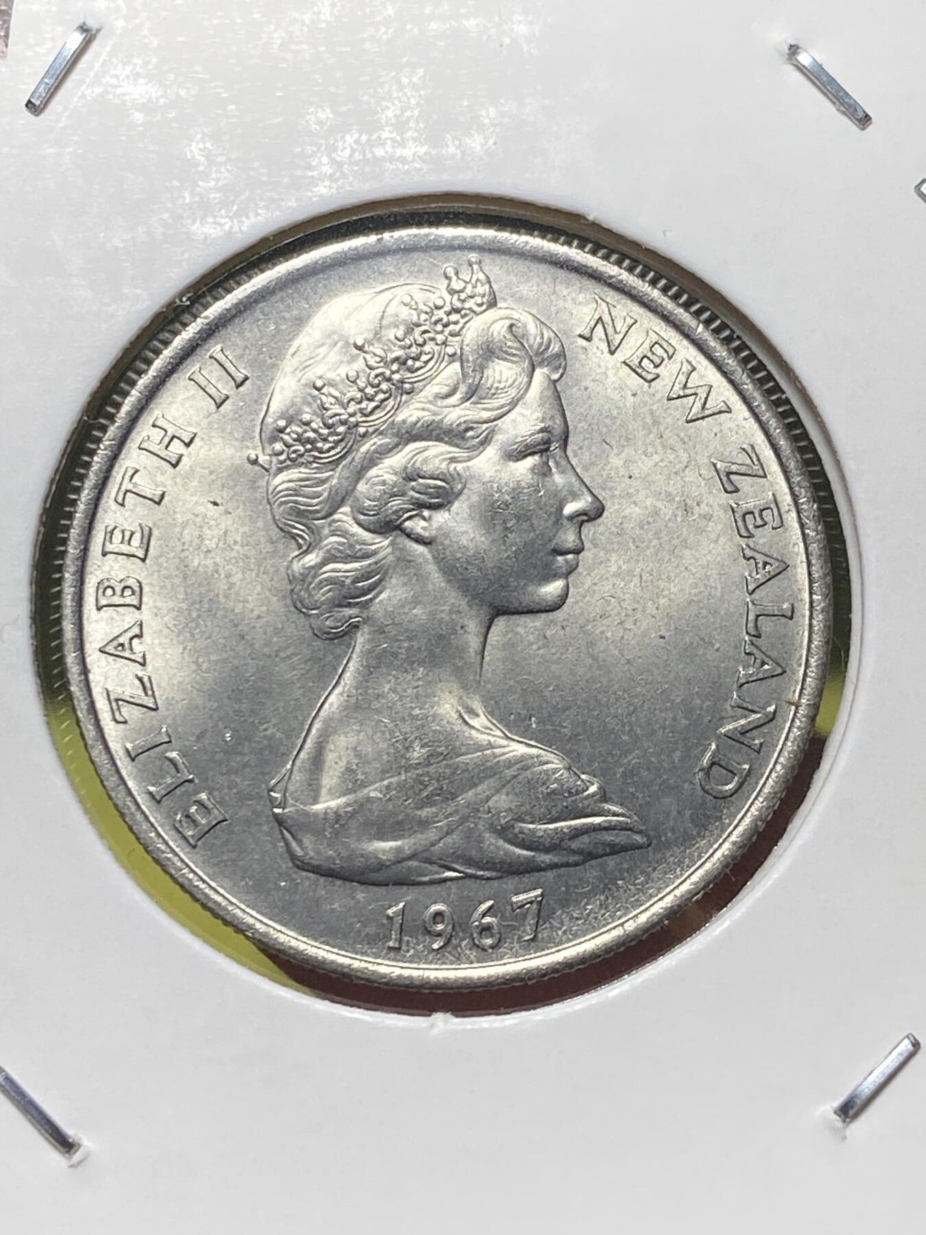 2025年第一百三十场(总第一百五十六场）外国好品纸夹散币场(免佣金) 原光未流通–新西兰🇳🇿1967年1先令(伊丽莎白二世中年花冠，10分和1先令双面值版，首发年仅发行3年)