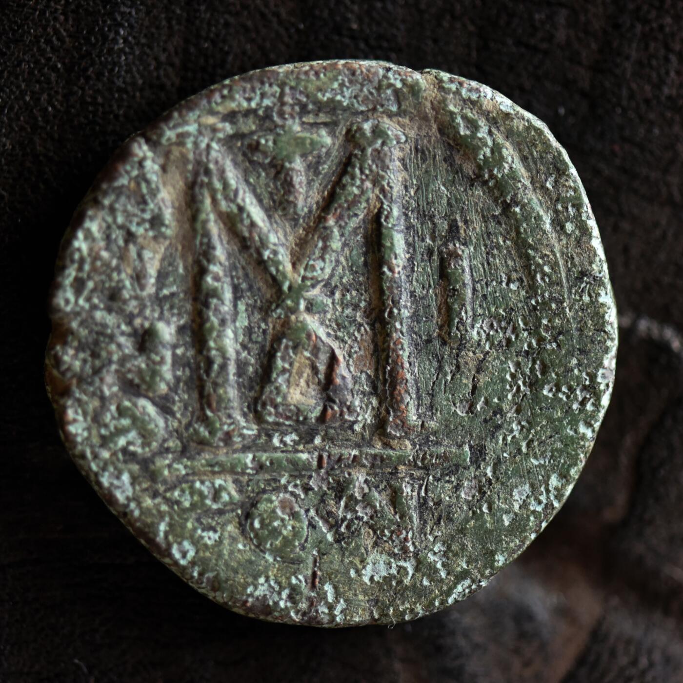 【良泉】第41期【自动场】11月27日晚19.30点开拍！86组，西方古代钱币专场 14.55克，公元565年 【拜占庭】 查士丁二世和皇后索菲亚（【少见】在位第一年）君士坦丁堡造币厂，40努米大铜币