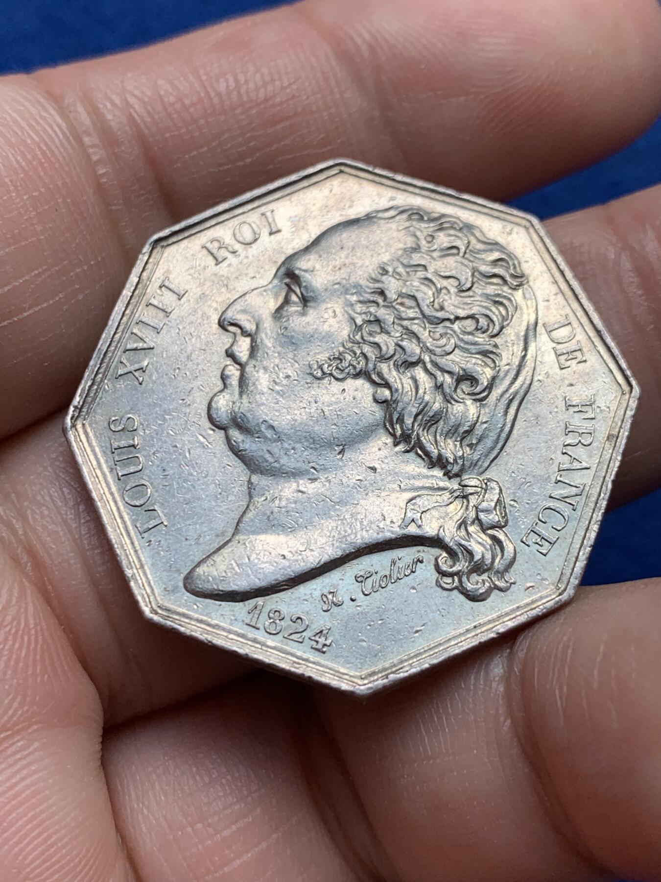 《竞宝斋》第440场 周日，周一，周二 3场连拍 （全场包邮） 法国八角银章，路易十八头像勒阿弗尔商会，14.38g，31.8mm，早期无边铭