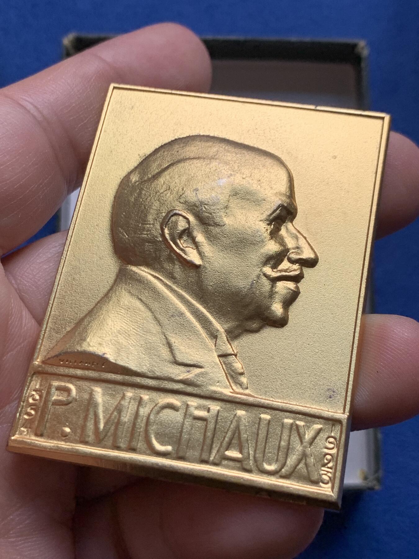 《竞宝斋》第440场 周日，周一，周二 3场连拍 （全场包邮） 法国F.S.C.A.协会方形镀金大铜章 原盒 带协会徽章 尺寸61.2×45.8mm 重量85.4g