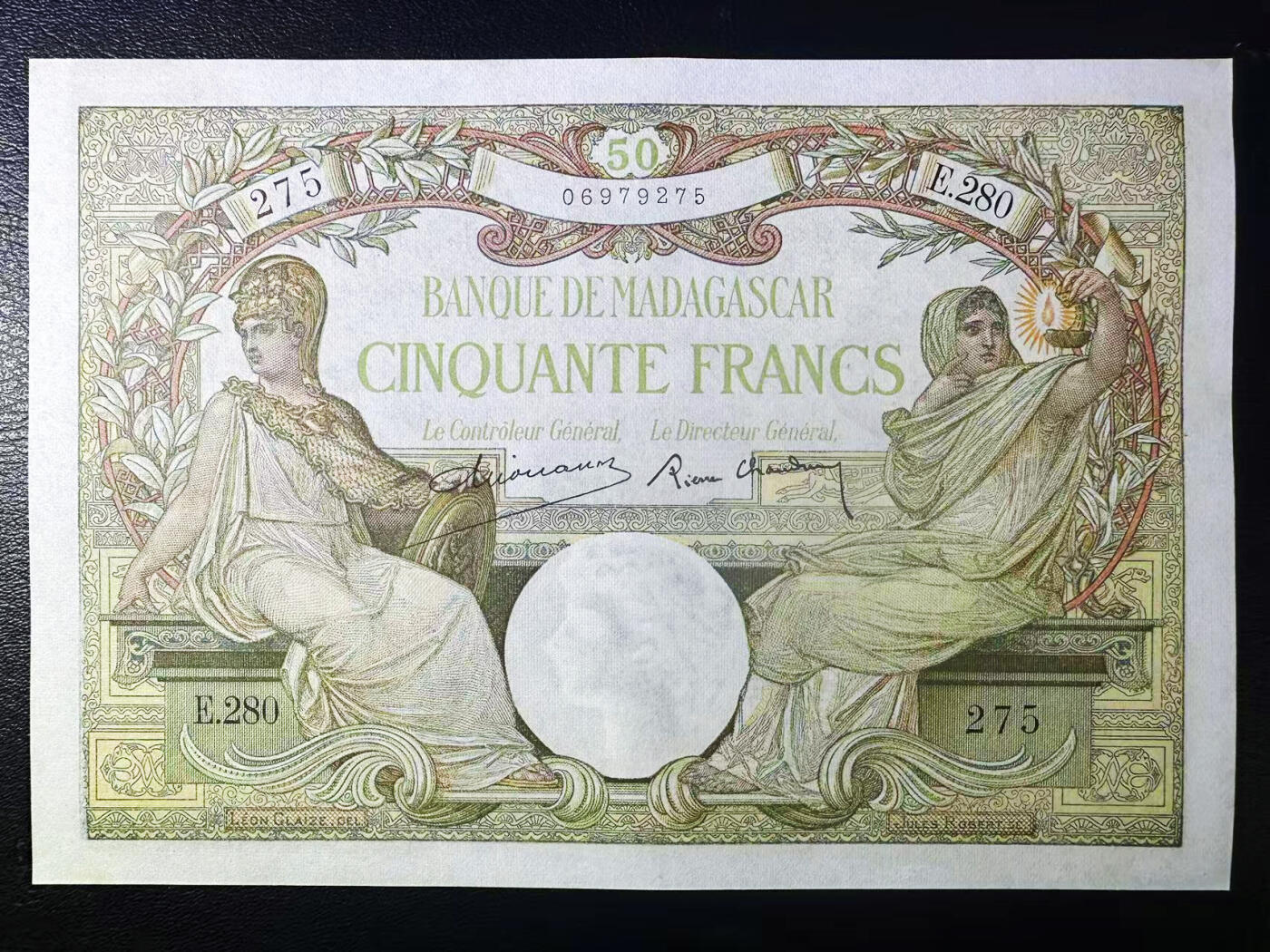 【Blue Auction】世界纸币精拍第752期——18级TOP拍卖/信誉/品质/专业/高效💫 马达加斯加 1937-47年50法郎 象征智慧的月亮女神密涅瓦与象征科学的人类女性对称端坐 背面诸小智天使围绕在威严庄重的农神德墨忒尔身旁 悦目生动 AU+