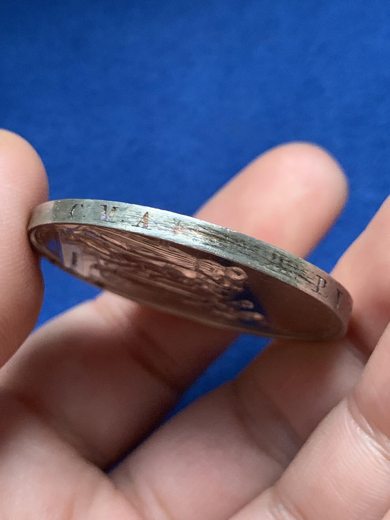 《竞宝斋》第440场 周日，周一，周二 3场连拍 （全场包邮） 法国婚姻与爱情纪念银章，31g，41.2mm，边铭看不清