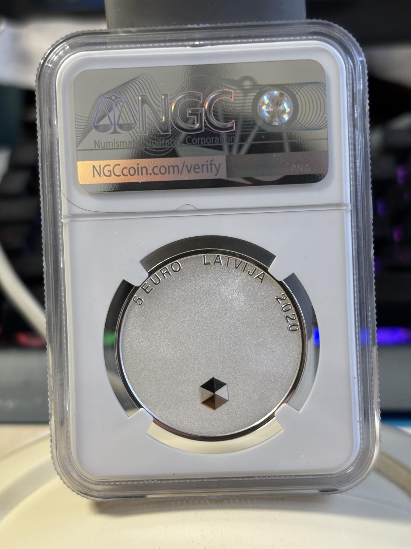 第182期拍卖 获奖拉脱维亚2020年个人自由精制彩银币NGC-PF70原盒证书，925银，22克，发行3500枚