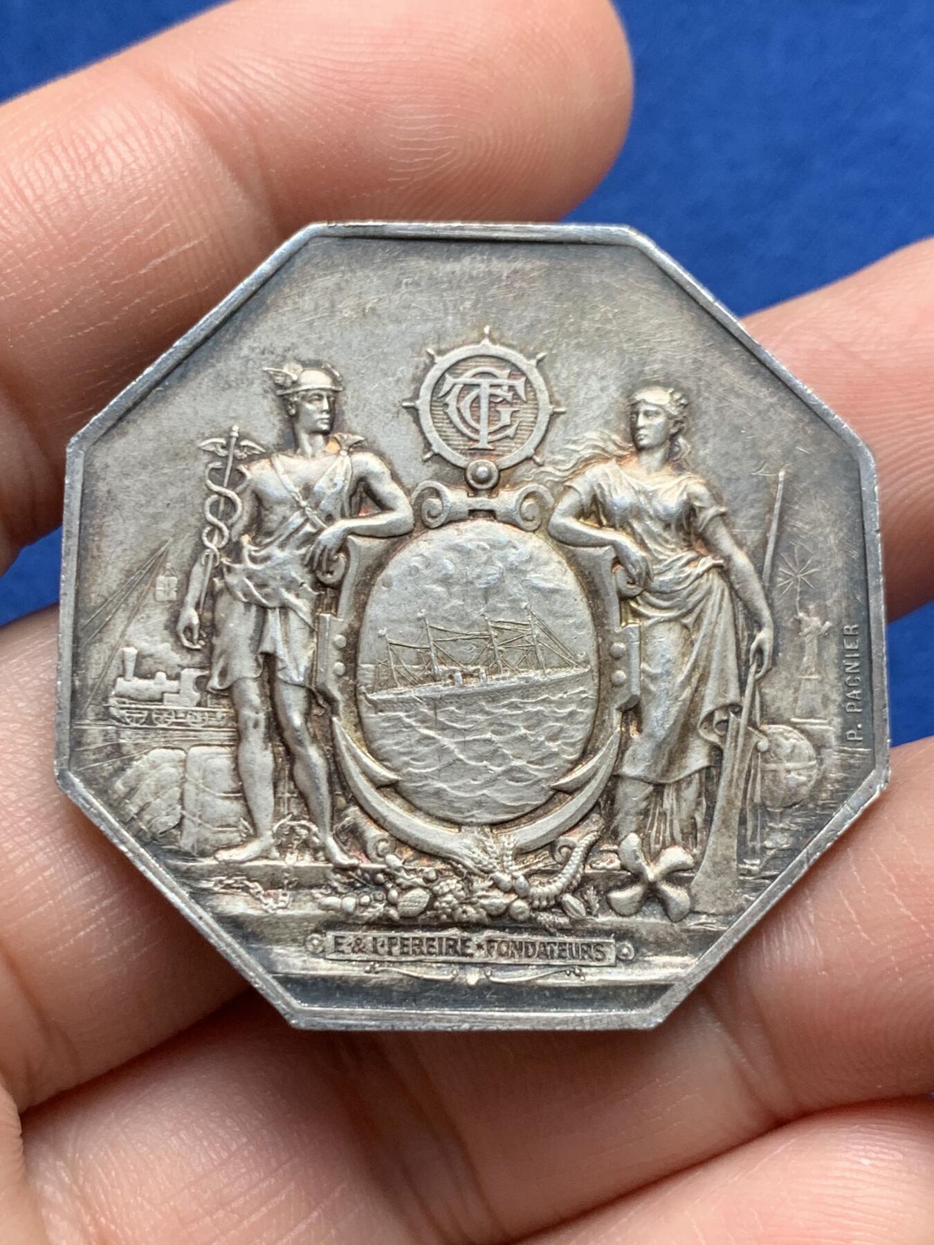 《竞宝斋》第440场 周日，周一，周二 3场连拍 （全场包邮） 法国大西洋和地中海邮政服务八角银章，38.5MM，27.9克，丰饶角边铭，法国国营邮政局