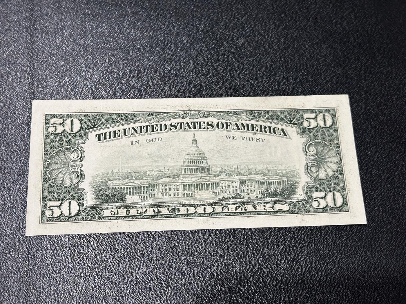 《外钞收藏家》第五百八十六期（品种丰富、精品多）（本平台长期征集拍品、欢迎藏友们联系合作） 1990年美国小头版50美元 UNC-