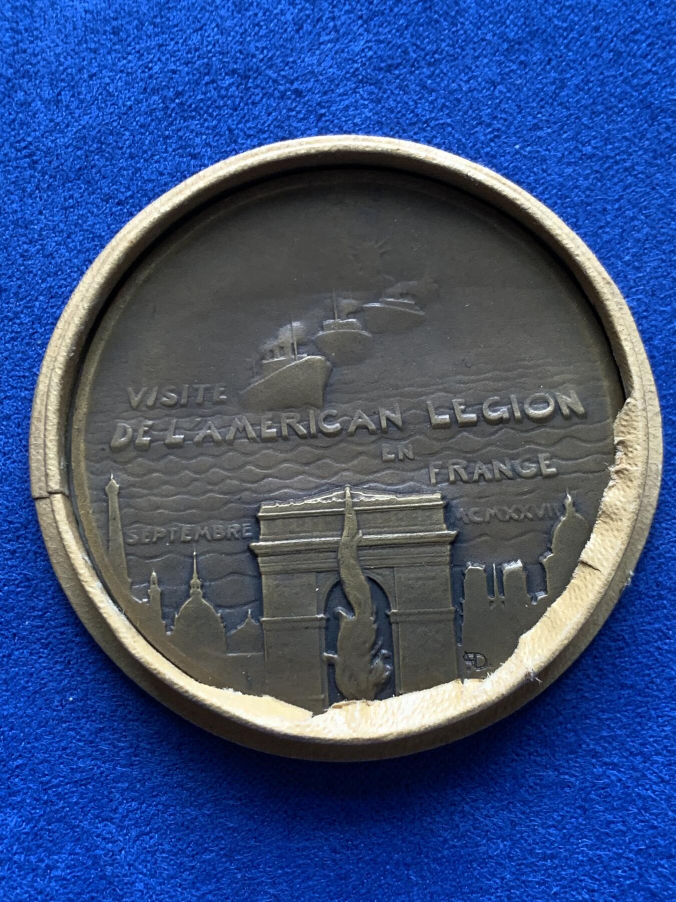 《竞宝斋》第440场 周日，周一，周二 3场连拍 （全场包邮） 美国一战老兵访问法国大铜章 原盒 直径44.2mm 重量39.45g