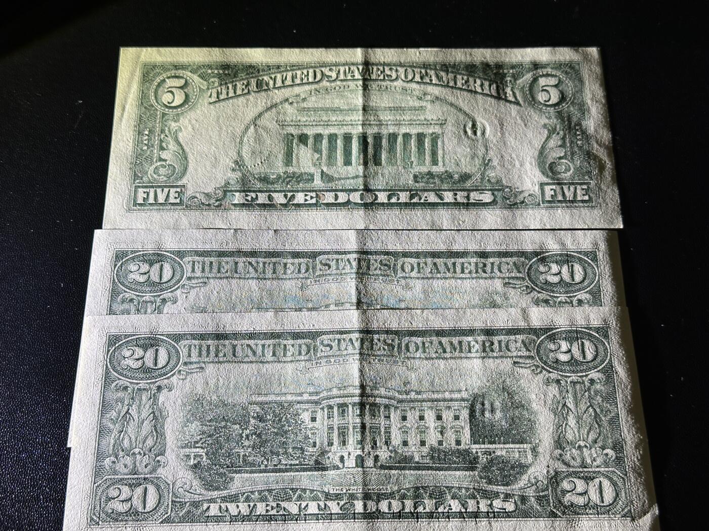 《外钞收藏家》第五百八十六期（品种丰富、精品多）（本平台长期征集拍品、欢迎藏友们联系合作） 1988年美国小头版5和20美元 3张一起 AU品相