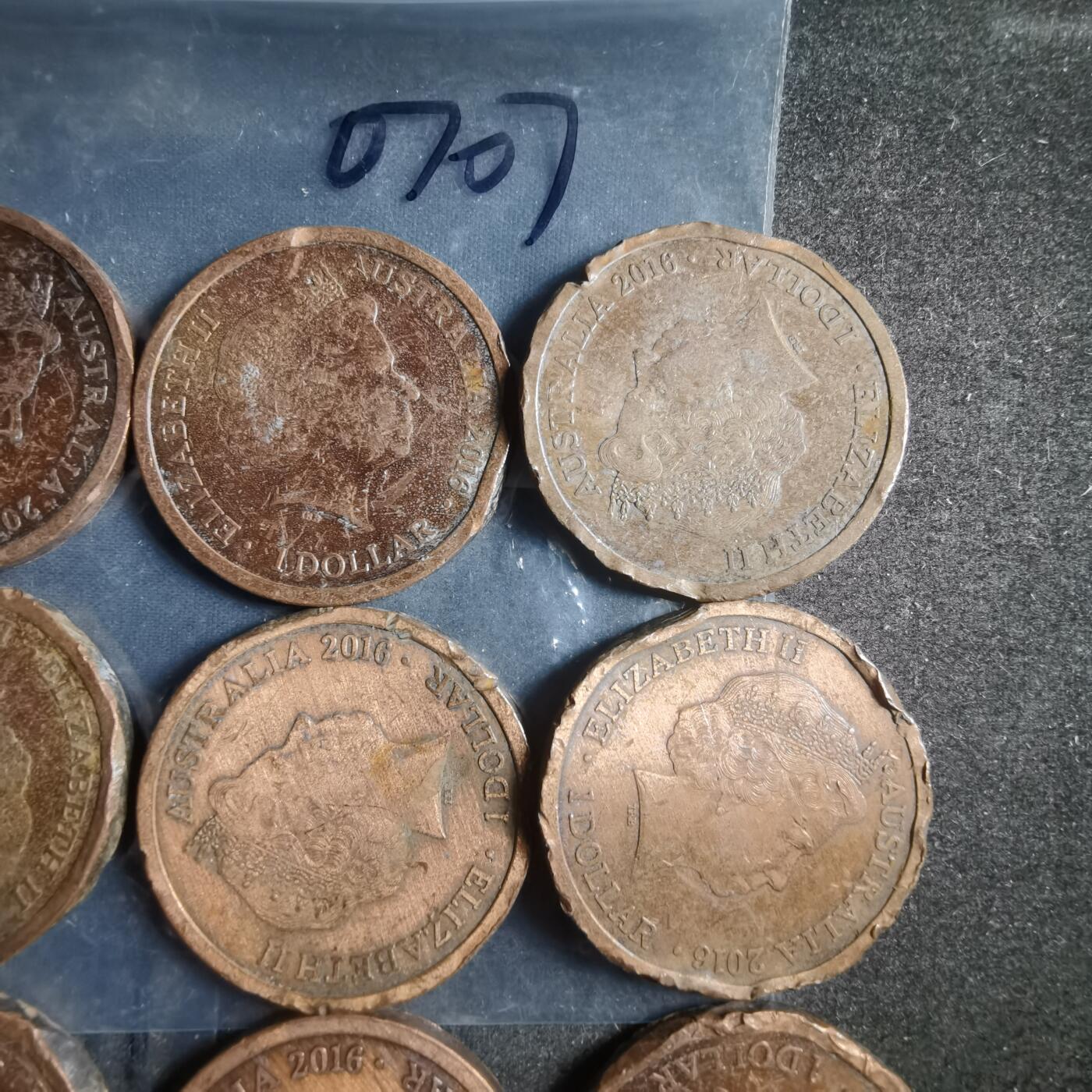 沼泽如烟--第907场 澳大意亚一元改刻9枚  品差如图