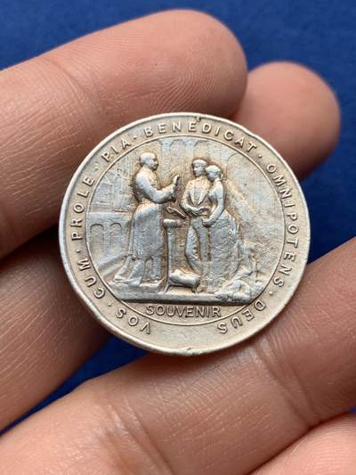 《竞宝斋》第440场 周日，周一，周二 3场连拍 （全场包邮） - 法国结婚纪念银章 未刻字 27.9mm 8.15g 边缘有处理痕迹