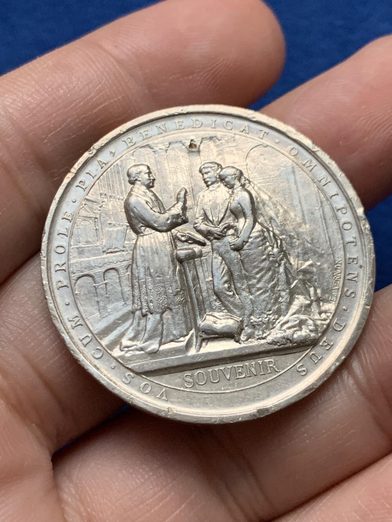 《竞宝斋》第440场 周日，周一，周二 3场连拍 （全场包邮） 法国婚姻与爱情纪念银章，20.5g，36.4mm，丰饶角边铭，边有轻磕