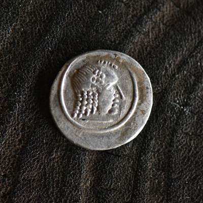 【良泉】第41期【自动场】11月27日晚19.30点开拍！86组，西方古代钱币专场 - 公元100-120年【南阿拉伯半岛】萨巴和希木叶尔王国，阿姆丹王，1标准银币，1.4克