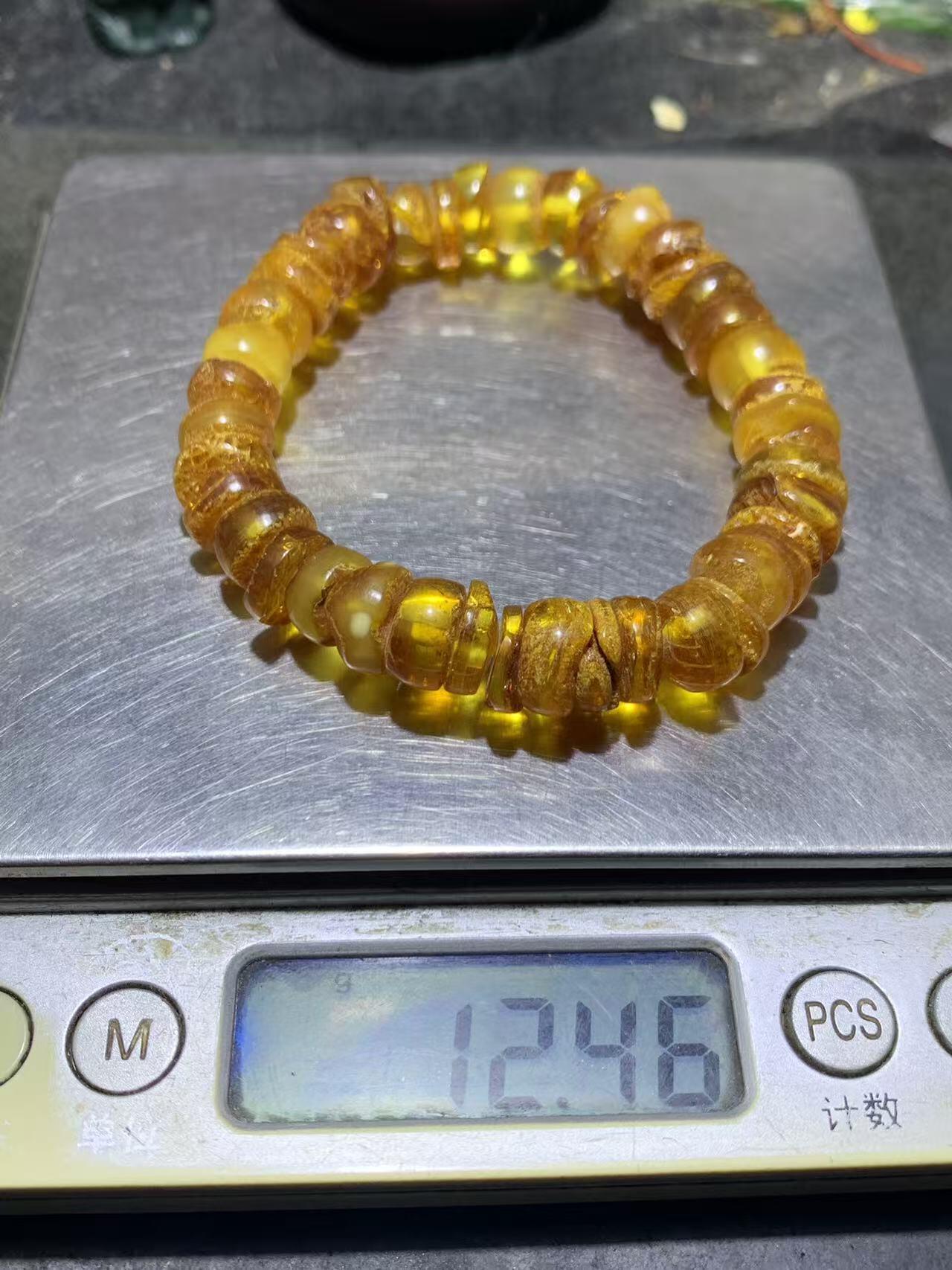 天然原矿俄料蜜蜡原皮随形手串1条！