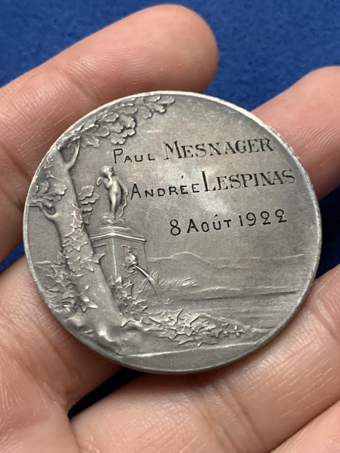 《竞宝斋》第440场 周日，周一，周二 3场连拍 （全场包邮） 法国1922年结婚纪念银章 41.2mm 32.4g 罗蒂大师作品 永恒之恋 名章