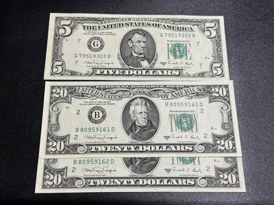 《外钞收藏家》第五百八十六期（品种丰富、精品多）（本平台长期征集拍品、欢迎藏友们联系合作） - 1988年美国小头版5和20美元 3张一起 AU品相