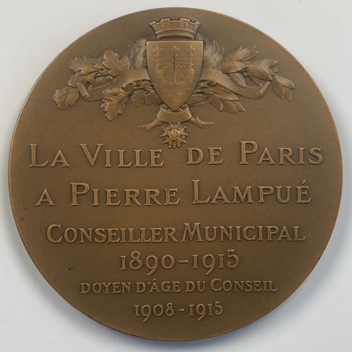 掌中浮雕-藏着的欧洲第042场 1915年巴黎市议员皮埃尔·兰皮埃纪念大铜章，背面巴黎市徽和荣誉军团勋章图案，55.5mm，76g，带盒，法国朦胧刀大师莱昂·德尚（Léon DESCHAMPS）作品
