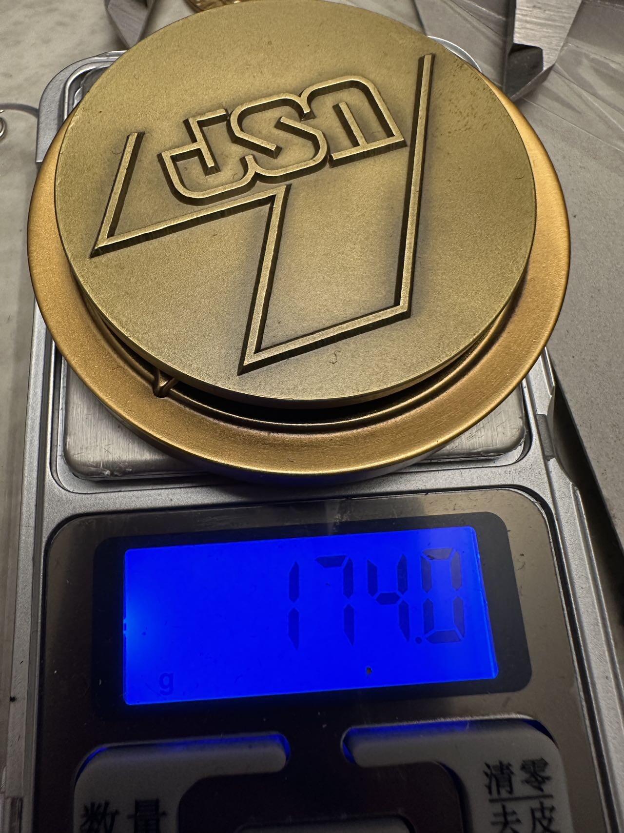 蒂克钱币-第48场日本章牌专场 日本 黄铜章 2枚 176克 绒布盒