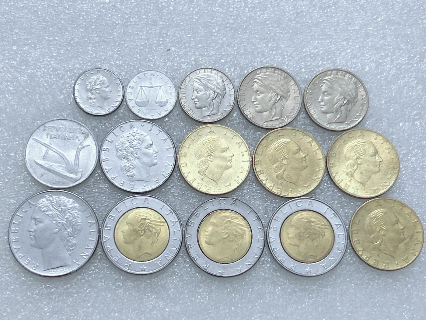 第一海外回流一元起拍收藏 散集专场  第269期 意大利不同版本硬币 15枚 原光好品