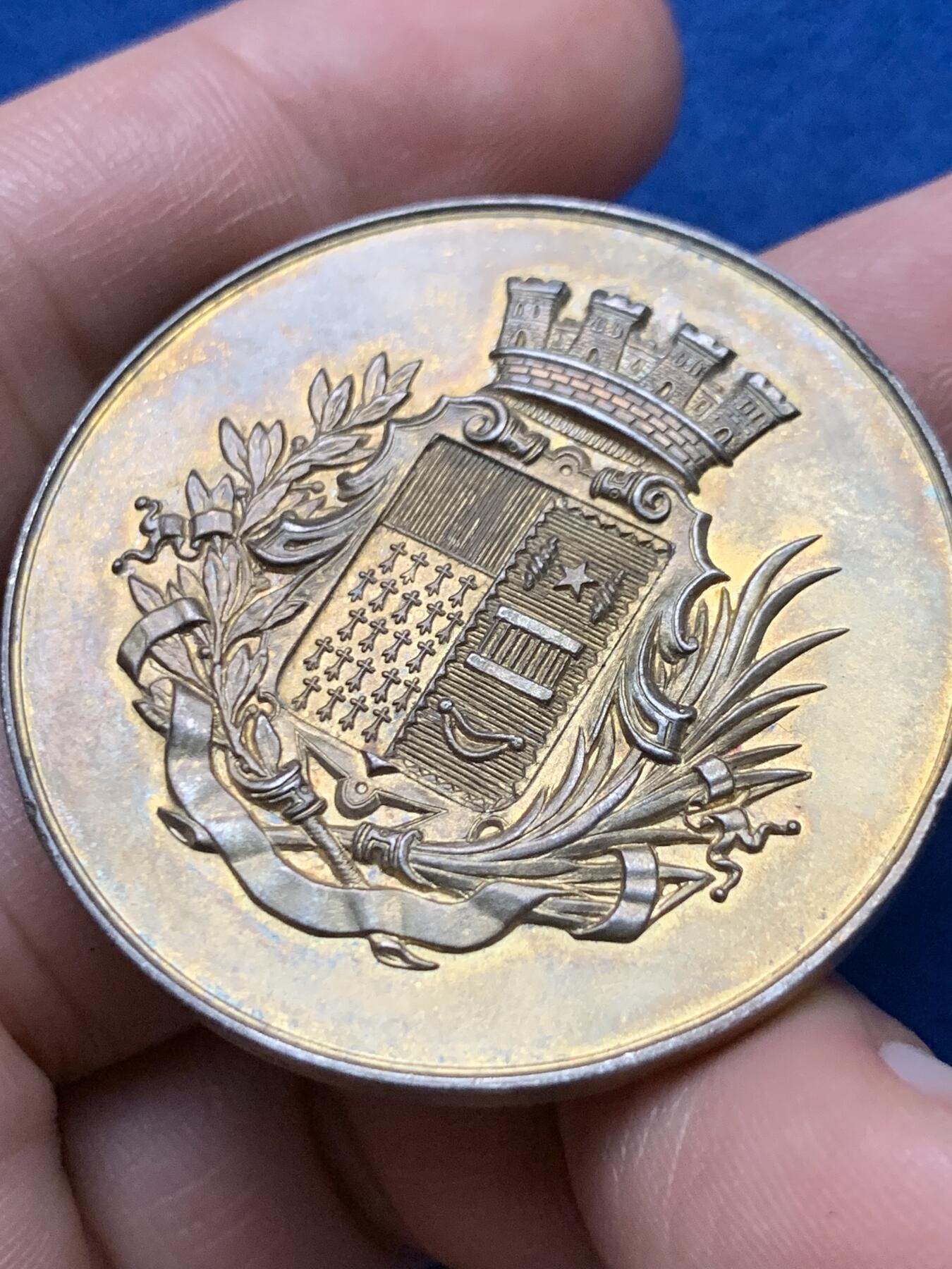 《竞宝斋》第440场 周日，周一，周二 3场连拍 （全场包邮） 法国鲁贝地区镀金银章，37g，41.1mm，丰饶角1argent边铭