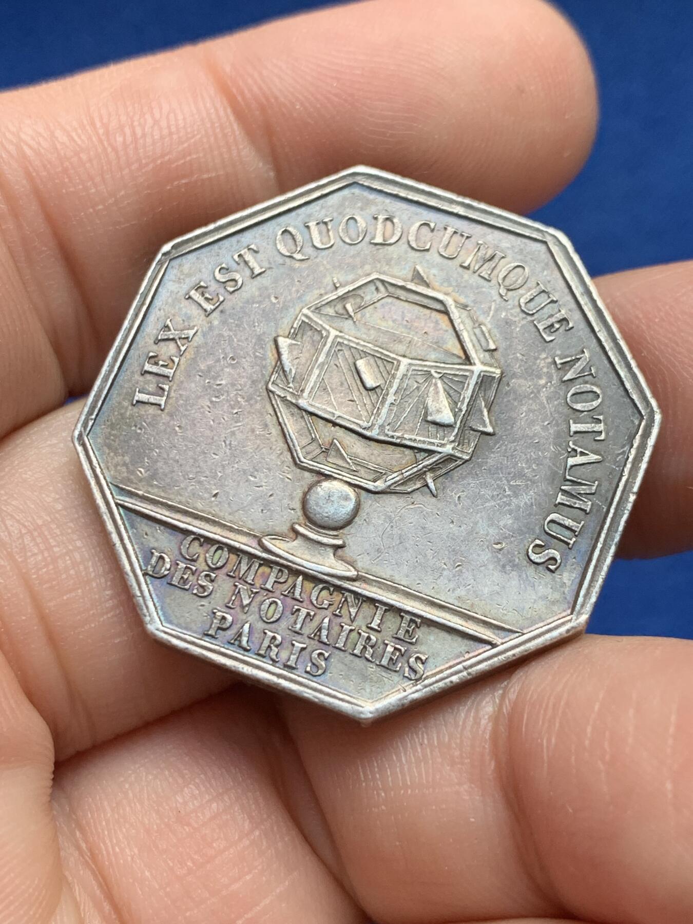 《竞宝斋》第440场 周日，周一，周二 3场连拍 （全场包邮） 法国路易·菲利普头像巴黎公证人八角银质代币，18.84g，32.6mm，油灯边铭