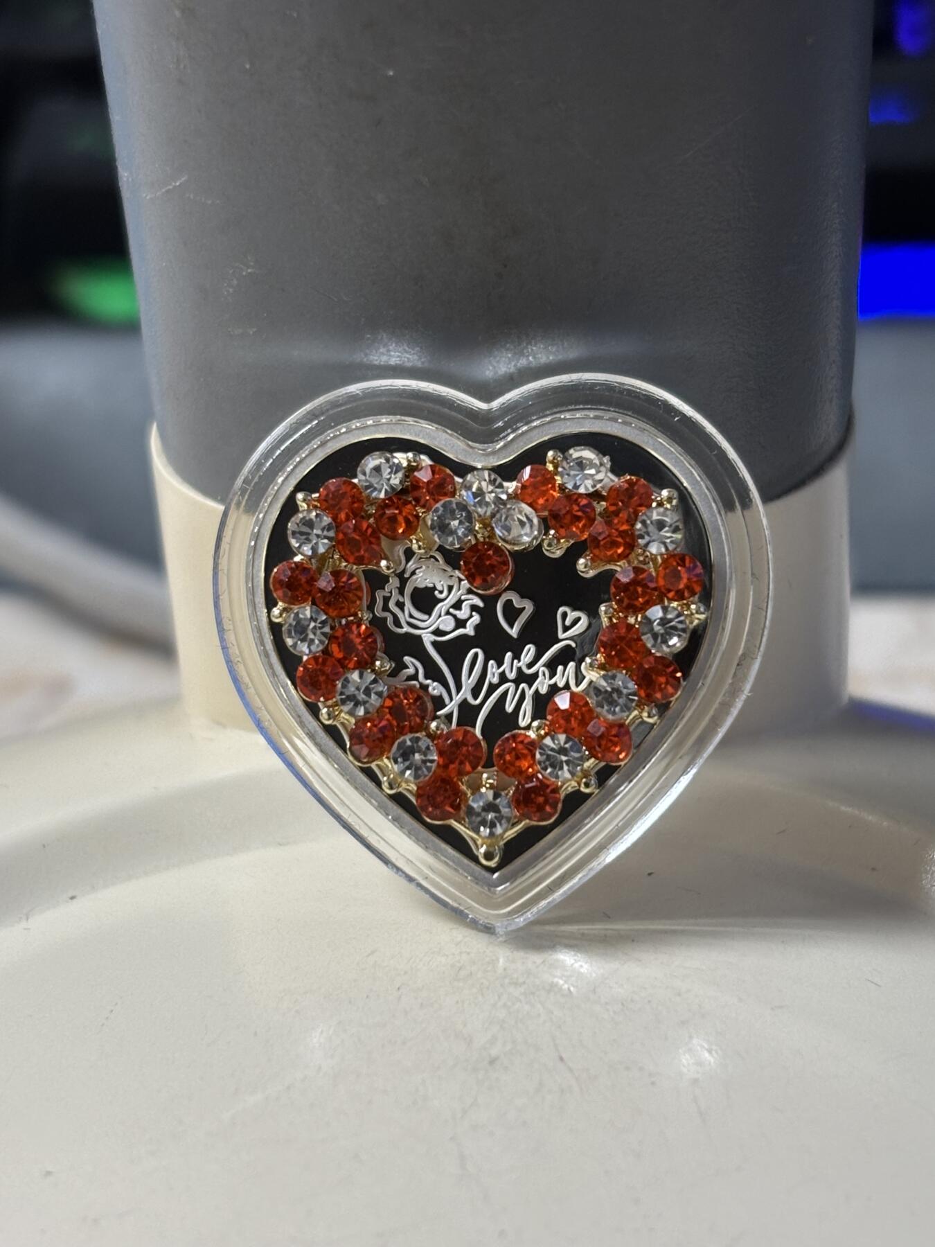 第182期拍卖 2024年纽埃1元水晶镶嵌精制银币 情人节系列-2024年情人节 10克999银 发行量：999 盒证全