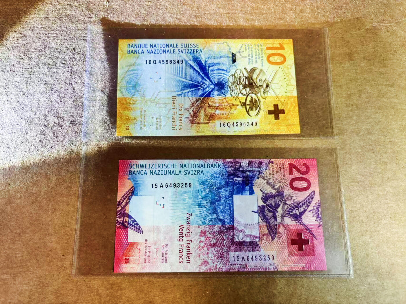 【Blue Auction】世界纸币精拍第752期——18级TOP拍卖/信誉/品质/专业/高效💫 【一组2张 含A冠】瑞士 2015-16年10-20法郎 全新UNC