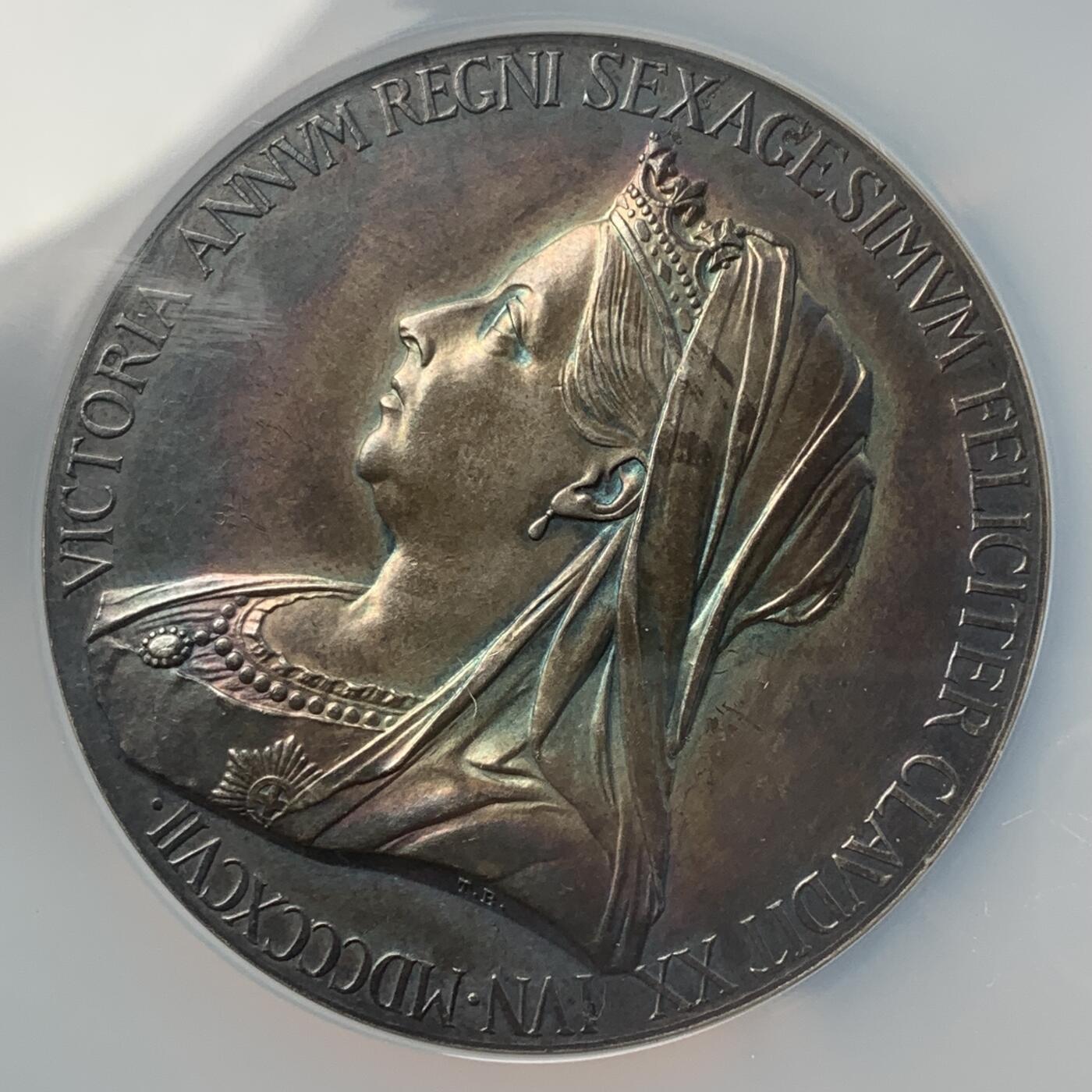 掌中浮雕-藏着的欧洲第042场 NGC MS61 : 1897年英国女王登基60周年纪念银章, 55mm, 五彩包浆