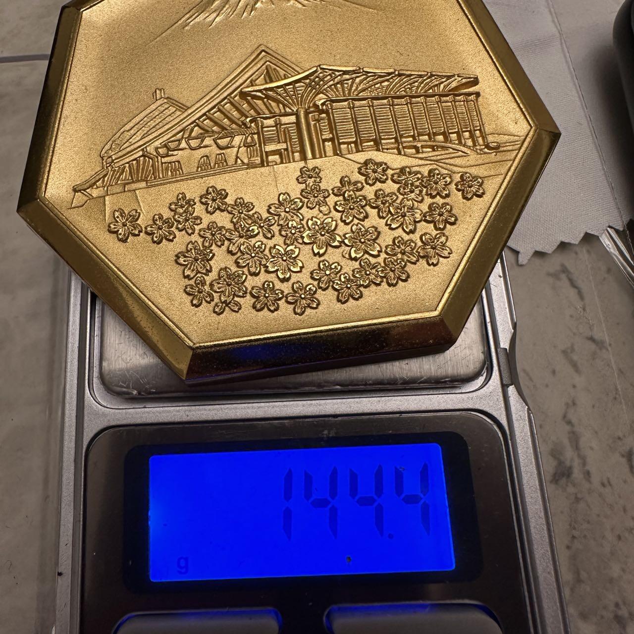 蒂克钱币-第48场日本章牌专场 日本 正本堂落成纪念章 71mm 144g 