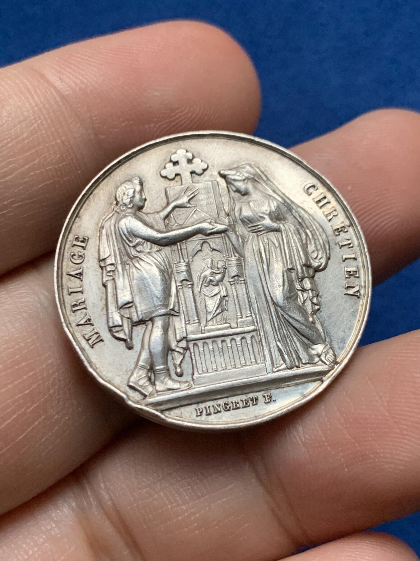 《竞宝斋》第440场 周日，周一，周二 3场连拍 （全场包邮） 法国1858年结婚纪念银章 29.8mm 11.9g