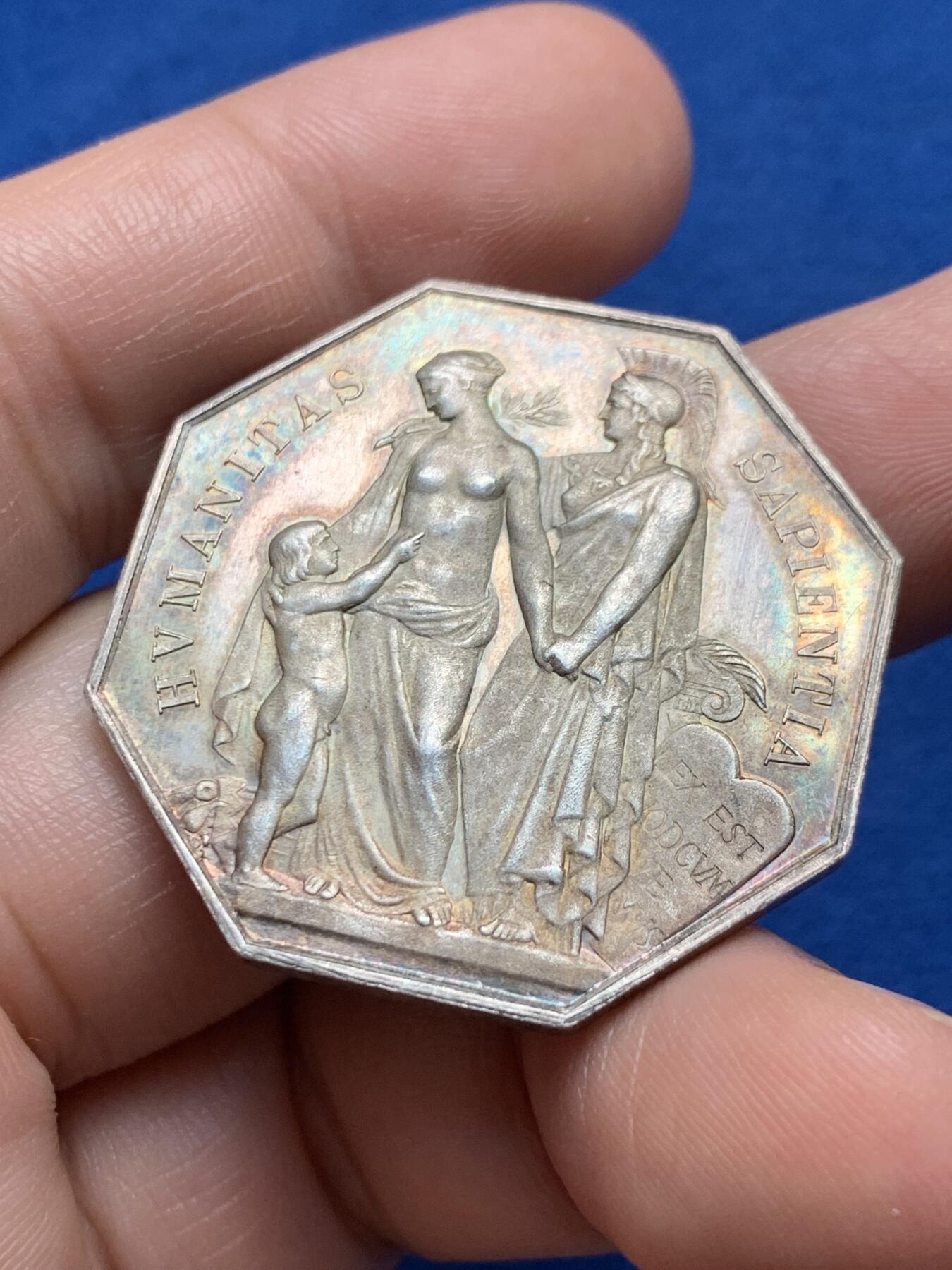 《竞宝斋》第440场 周日，周一，周二 3场连拍 （全场包邮） 法国公证人协会八角银章，36MM，19.68克，丰饶角边铭，各状态都不错