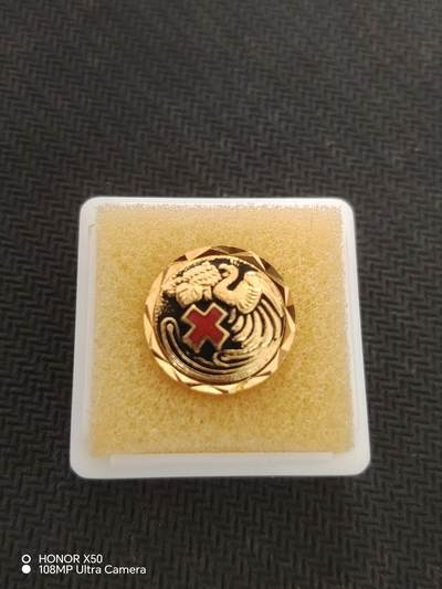 城南花开82场 - 金色特别会员徽章