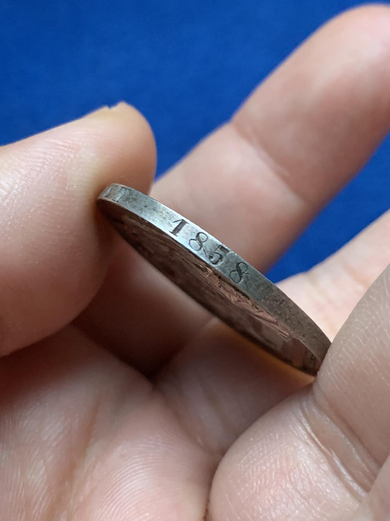 《竞宝斋》第440场 周日，周一，周二 3场连拍 （全场包邮） 法国1858年结婚纪念银章 29.8mm 11.9g