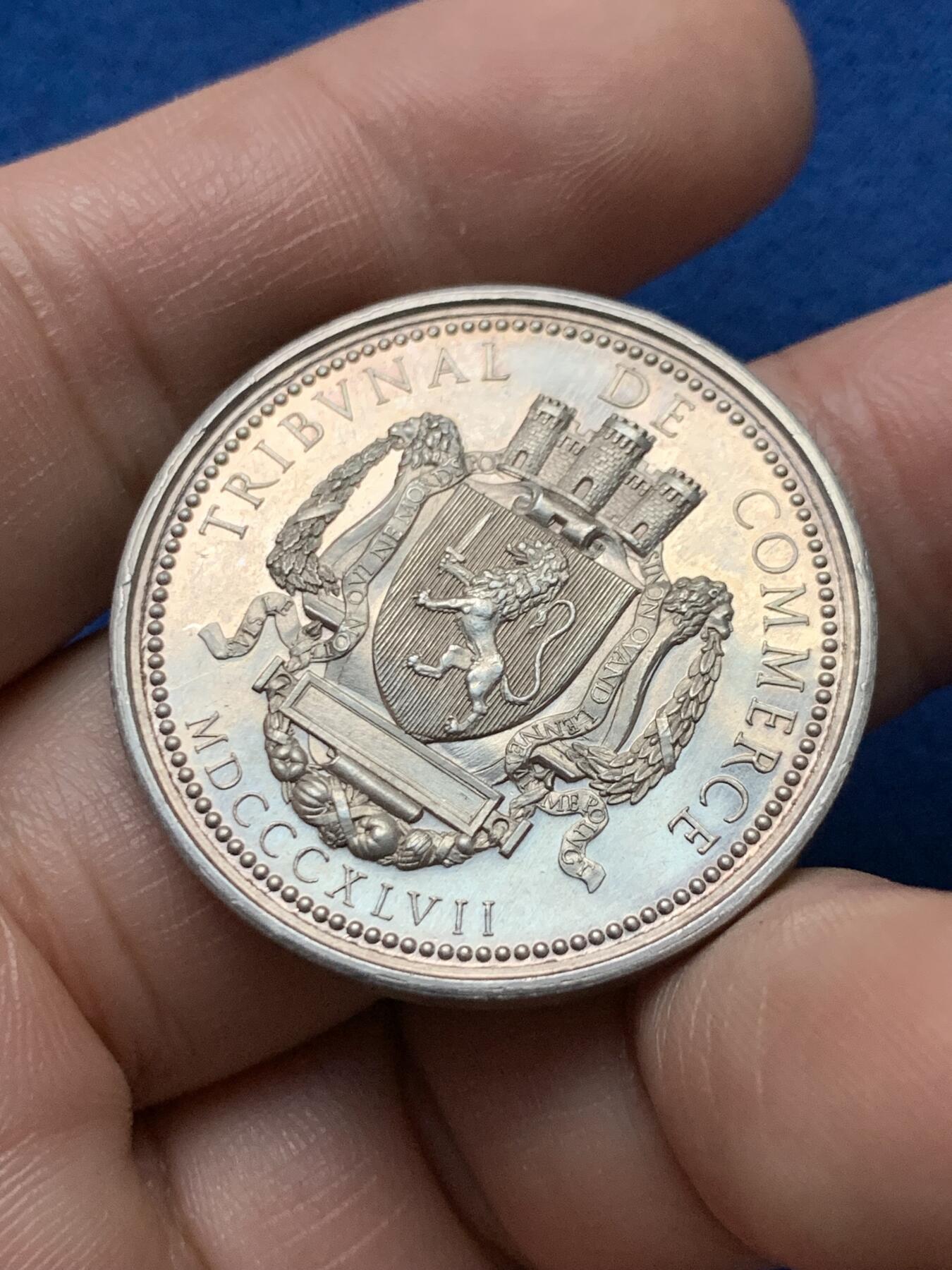 《竞宝斋》第440场 周日，周一，周二 3场连拍 （全场包邮） 法国里昂商业法庭银质代币，15.32g，33.5mm，蜜蜂边铭