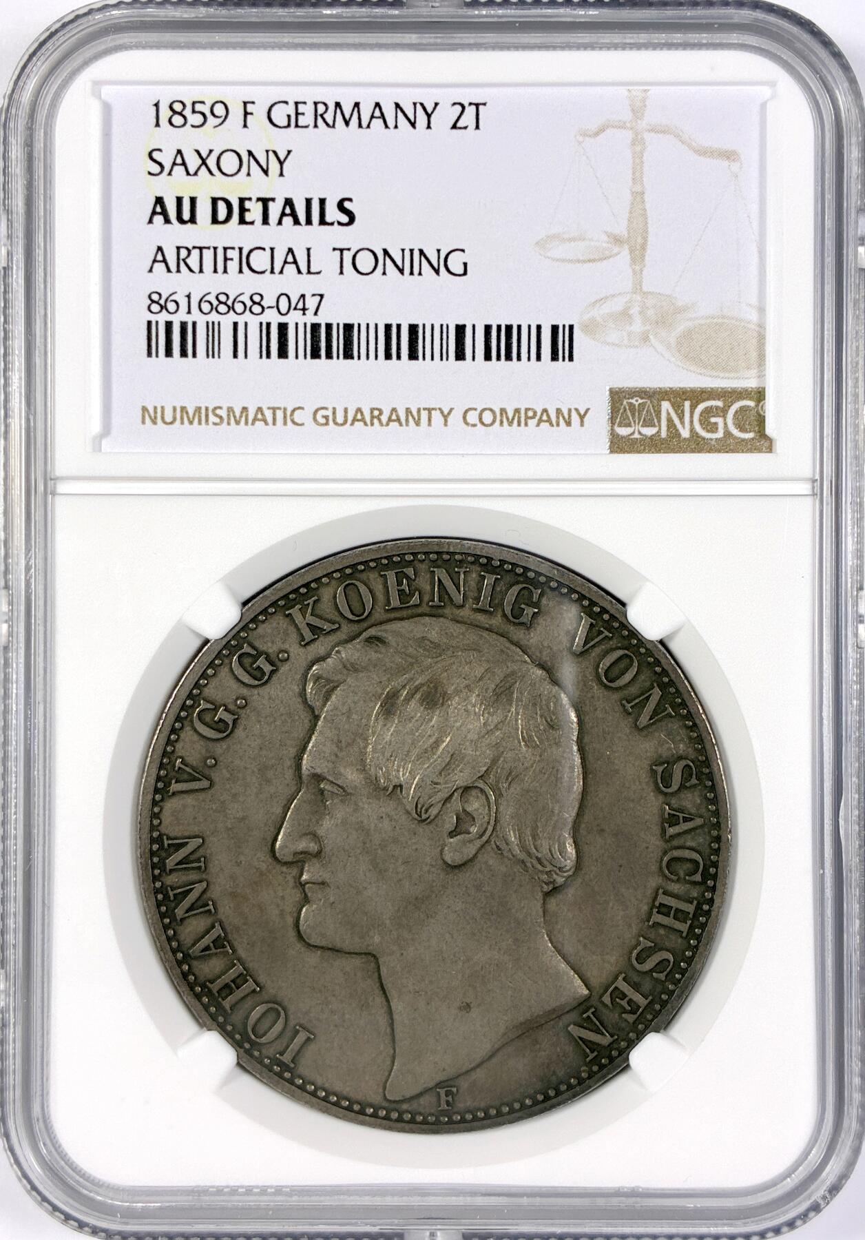 【雨安】【世界币章116期-评级币专场】2025-11-22 周六 19:30 保真【直播拍卖】 [评级德国] Germany 德国 德意志 2泰勒 Saxony萨克森 Thun.338 KM#1195 约翰.小纹章 1859年  NGC-AU