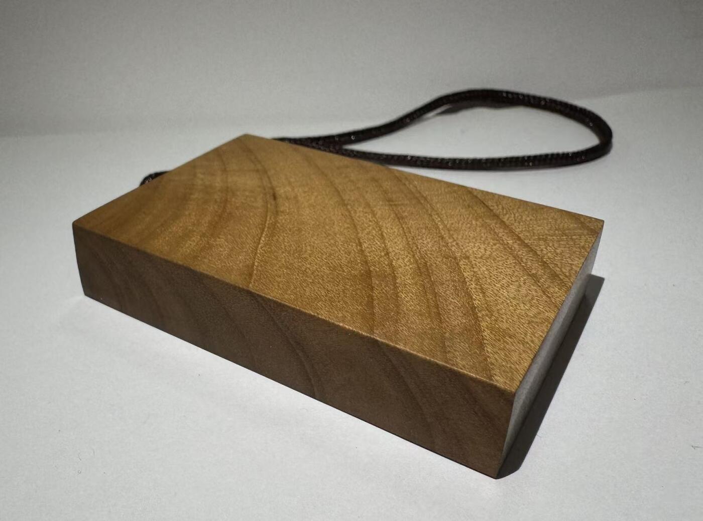 零元拍：L001金丝楠牌子，香喷喷的小金砖，金光闪闪，4.8/7/1.4 CM