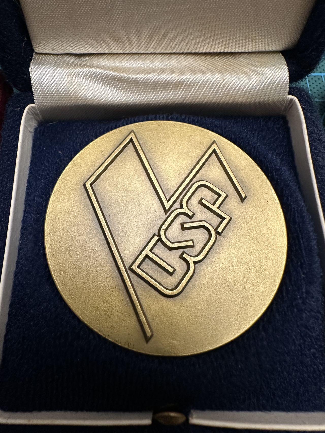 蒂克钱币-第48场日本章牌专场 日本 黄铜章 2枚 176克 绒布盒