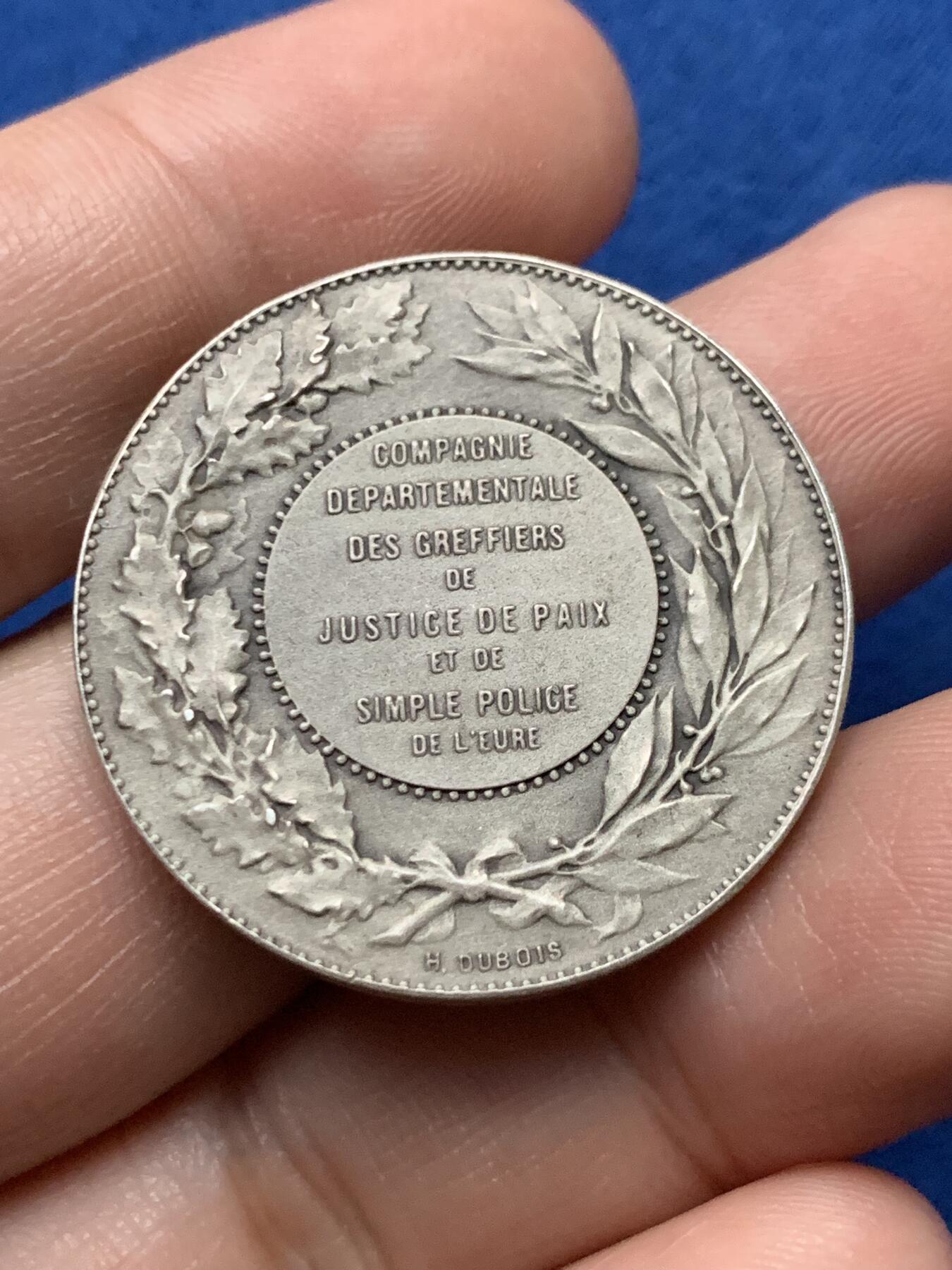 《竞宝斋》第440场 周日，周一，周二 3场连拍 （全场包邮） 法国 雅典娜递花环坐像银章 32.2mm 16.35g