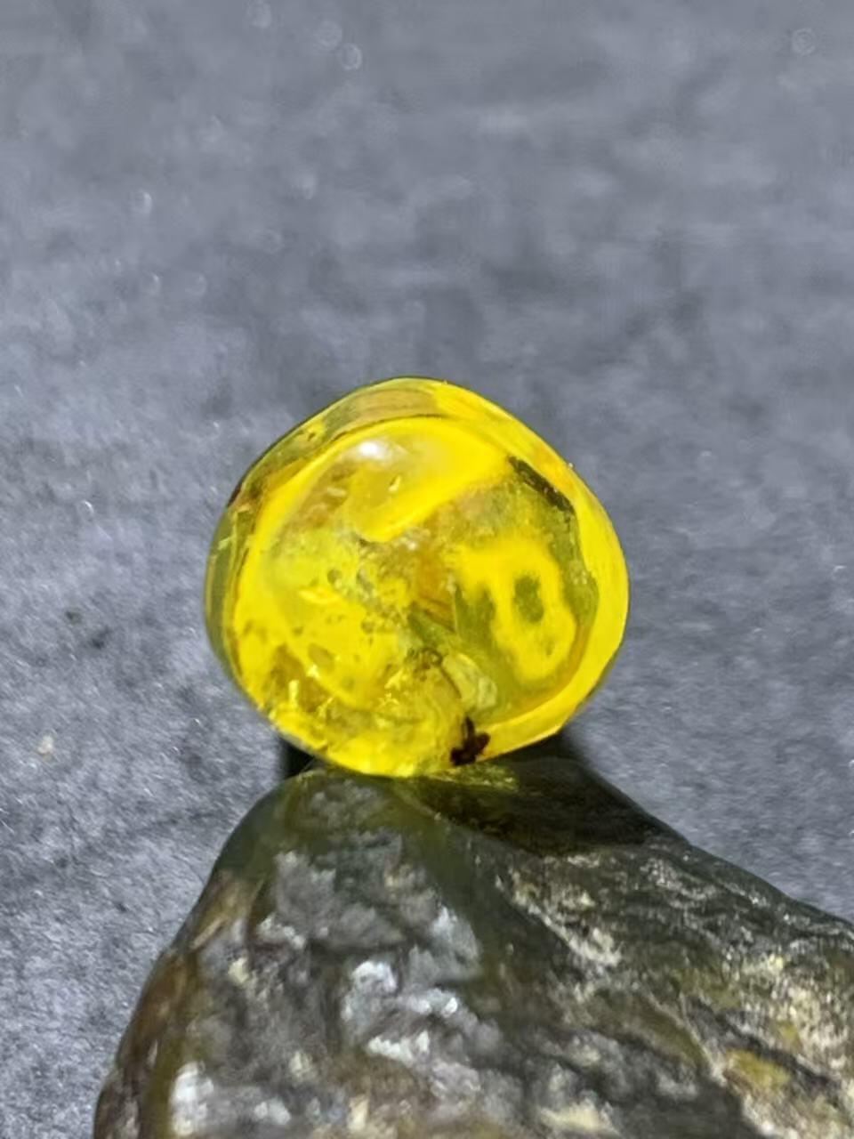 天然乌克兰原矿蜜蜡通货随形葫芦吊坠，挂件一个，