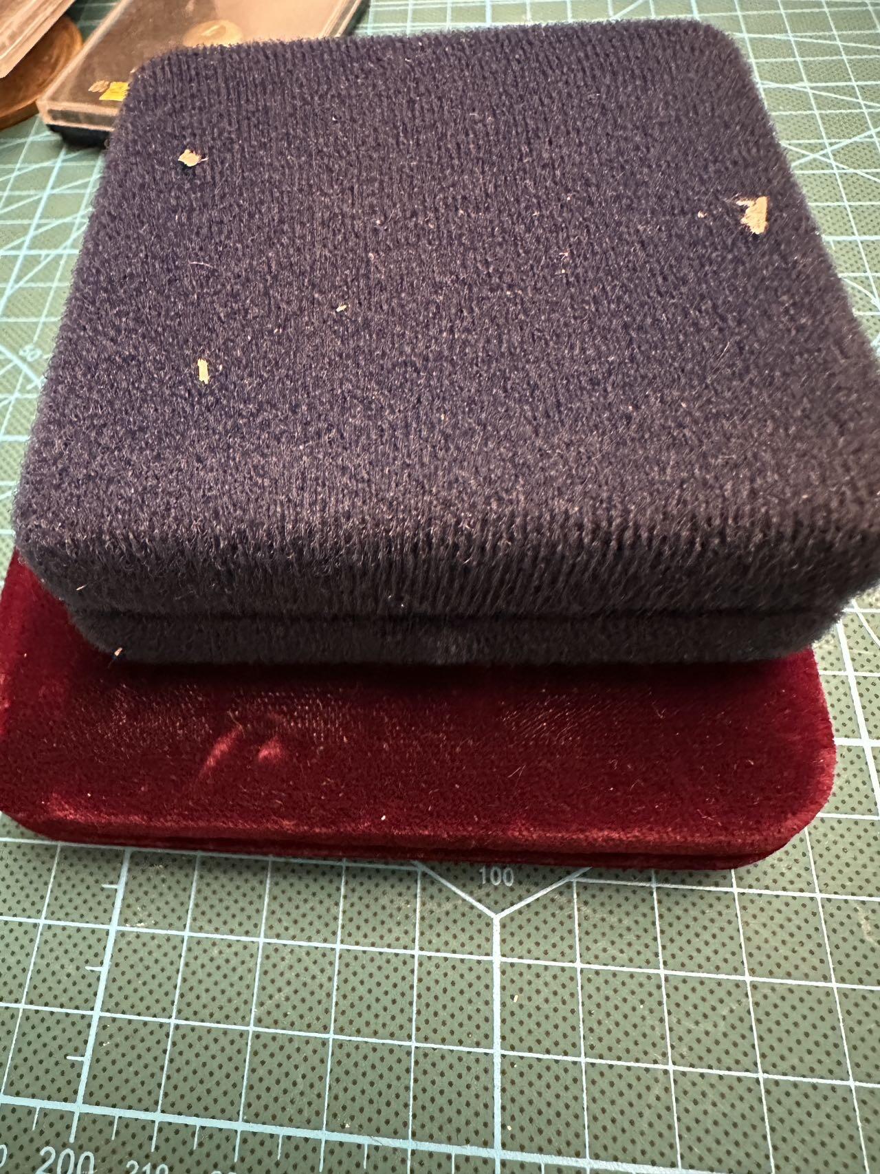 蒂克钱币-第48场日本章牌专场 日本 黄铜章 2枚 176克 绒布盒