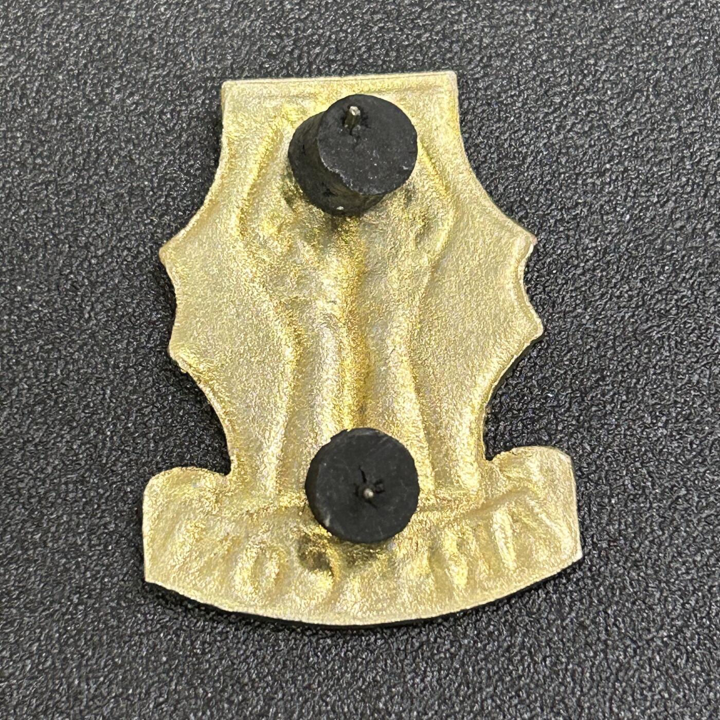 西秦中古拍卖第六十六期 菲律宾预备役武装司令部证章 早期版