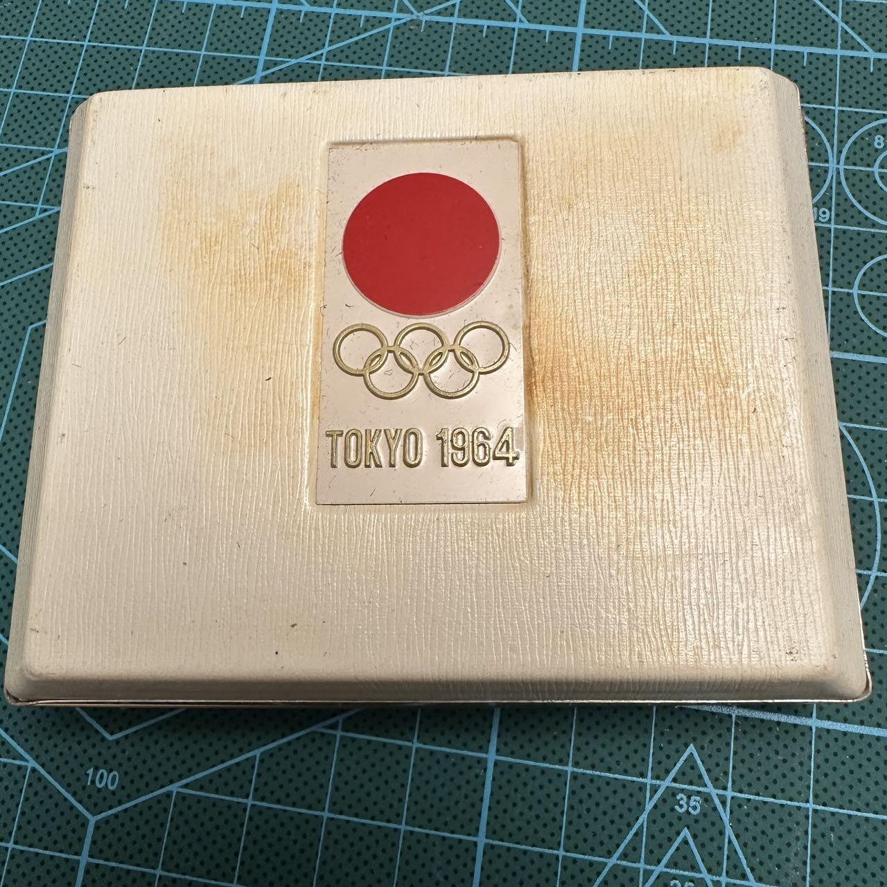 蒂克钱币-第48场日本章牌专场 日本 1964年 东京奥运会 镀金章 60mm 85g