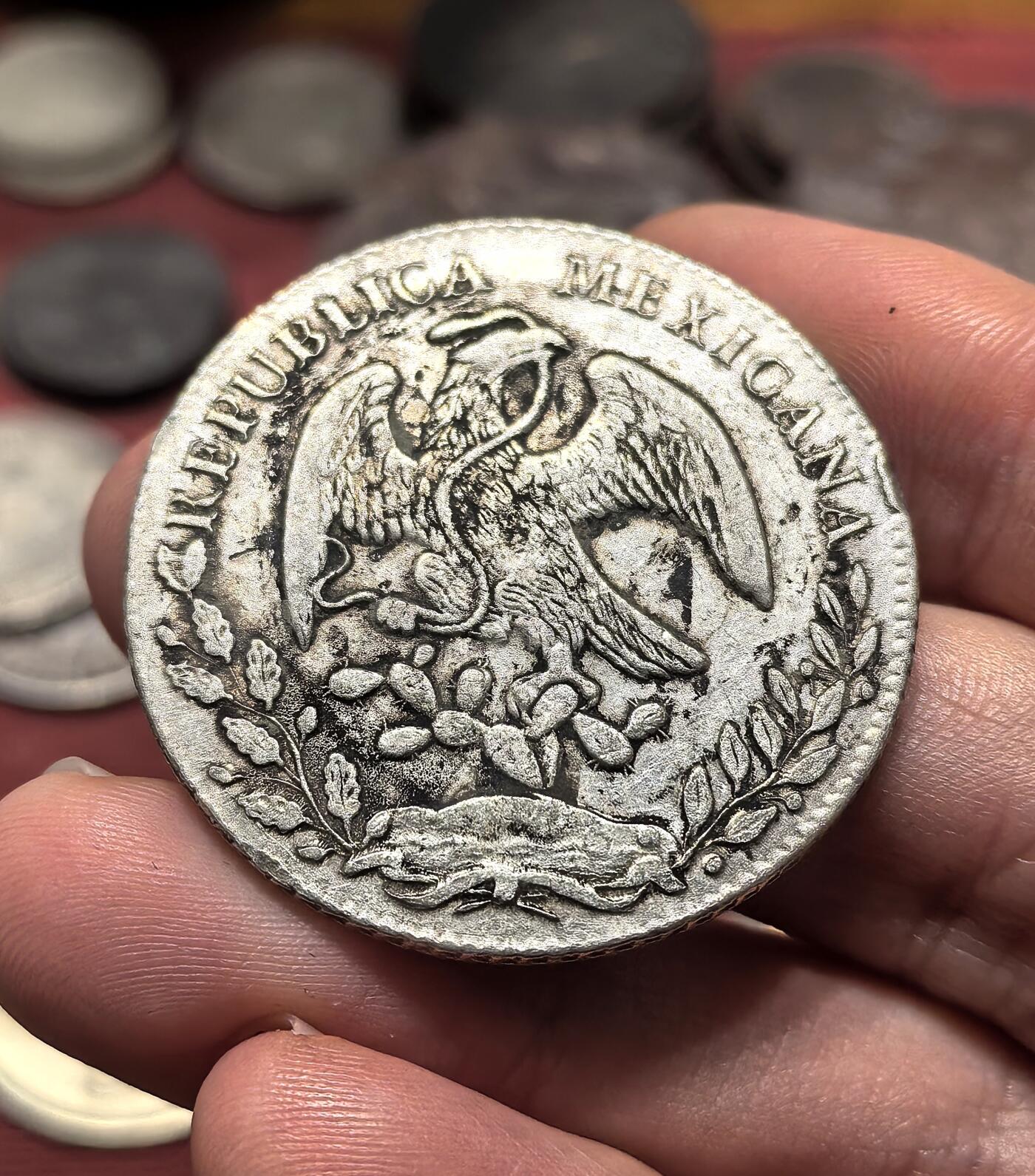 南宋泉阁俄币 外币 国币 专场第十九期 【送拍无额外佣金】 墨西哥 1862年 墨西哥鹰洋大银币 花边 老包浆通货好品 味道不错