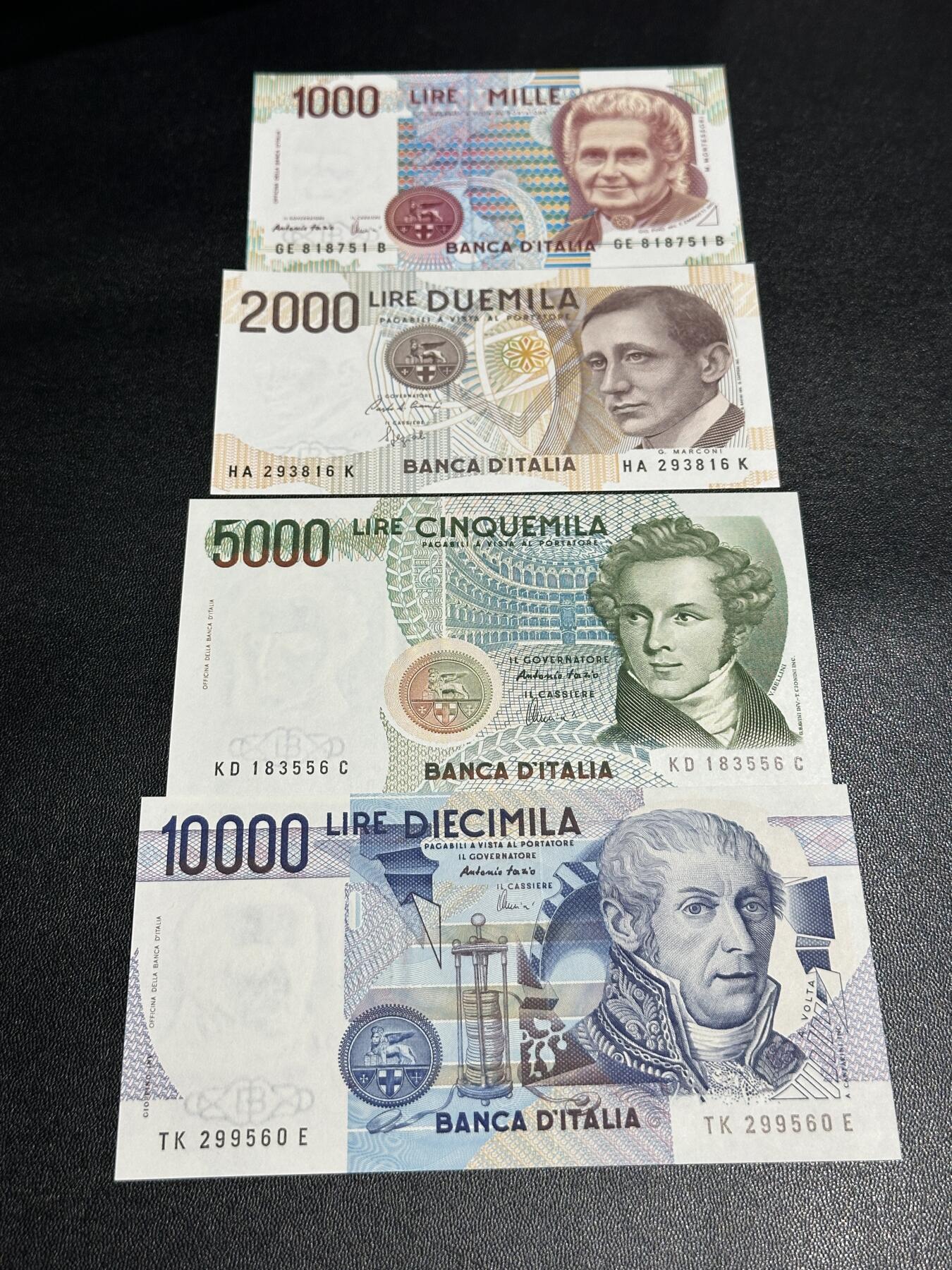 《外钞收藏家》第五百八十六期（品种丰富、精品多）（本平台长期征集拍品、欢迎藏友们联系合作） 意大利10000-1万里拉 四张一起 全新UNC