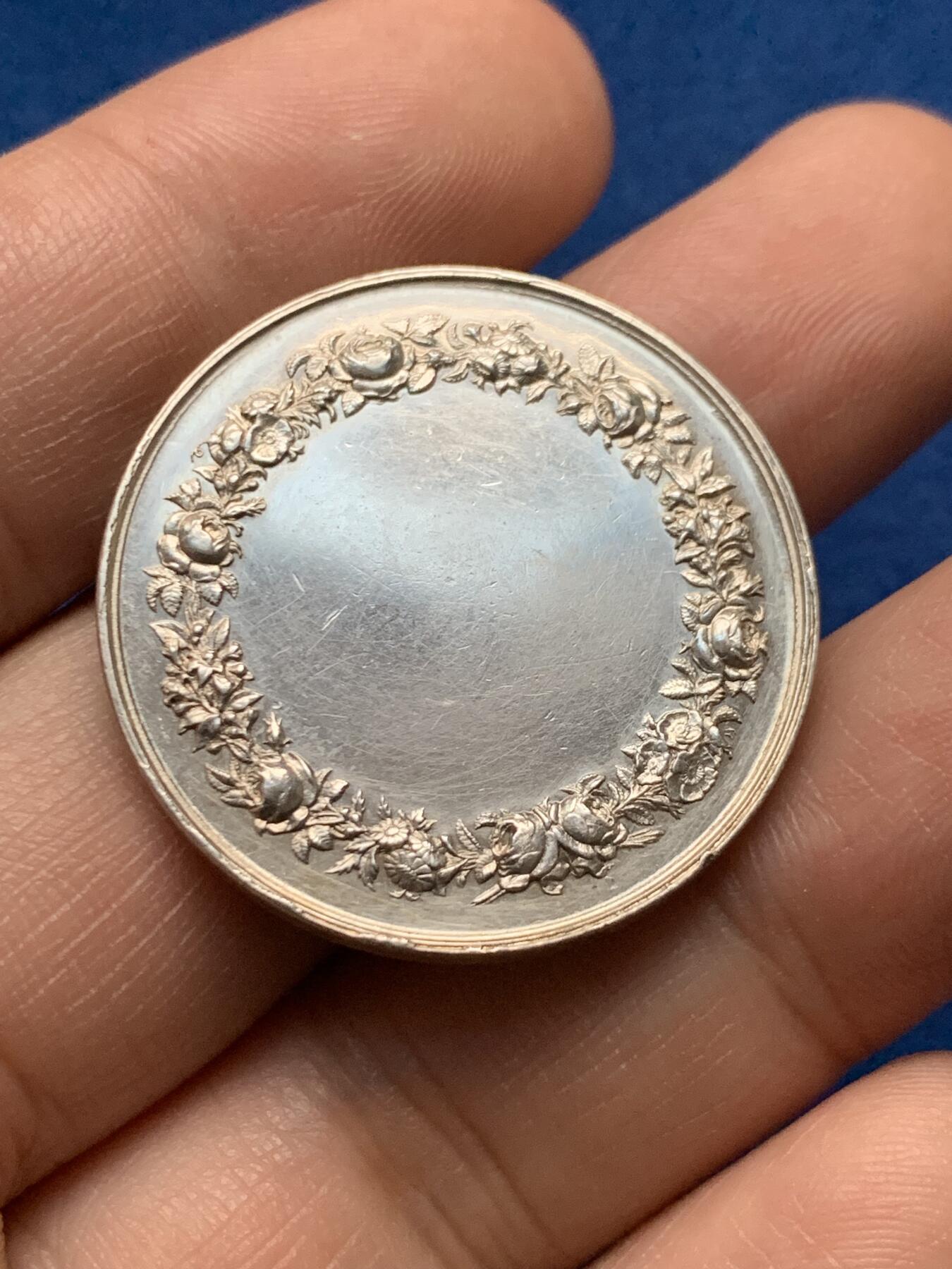 《竞宝斋》第440场 周日，周一，周二 3场连拍 （全场包邮） 法国结婚纪念银章 未刻字 31.5mm 14g 稀少烟斗边铭