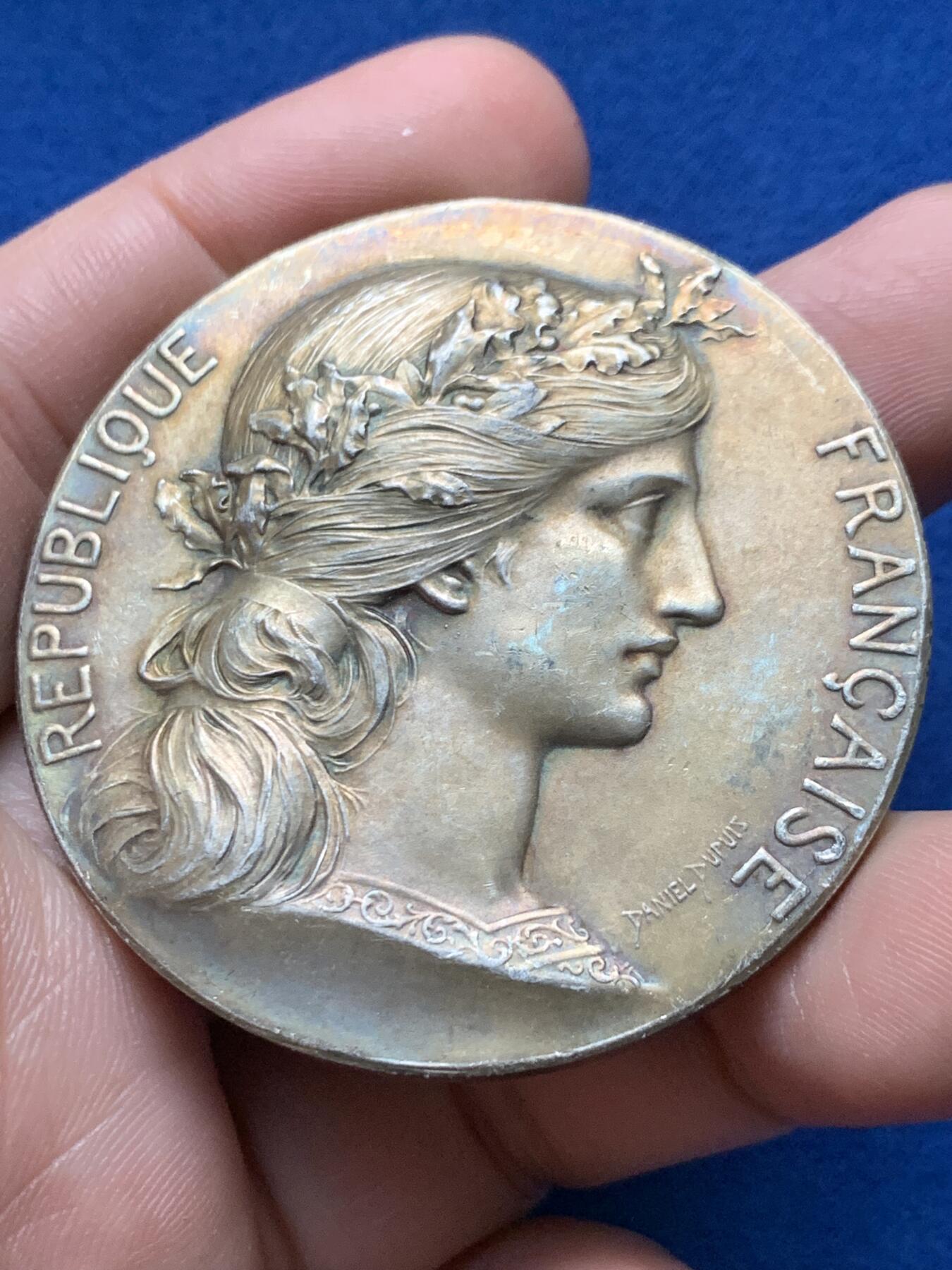 《竞宝斋》第440场 周日，周一，周二 3场连拍 （全场包邮） 法国D.Dupuis玛丽安娜 维埃纳地区马术比赛镀金银章，66.5g，50.2mm，丰饶角边铭