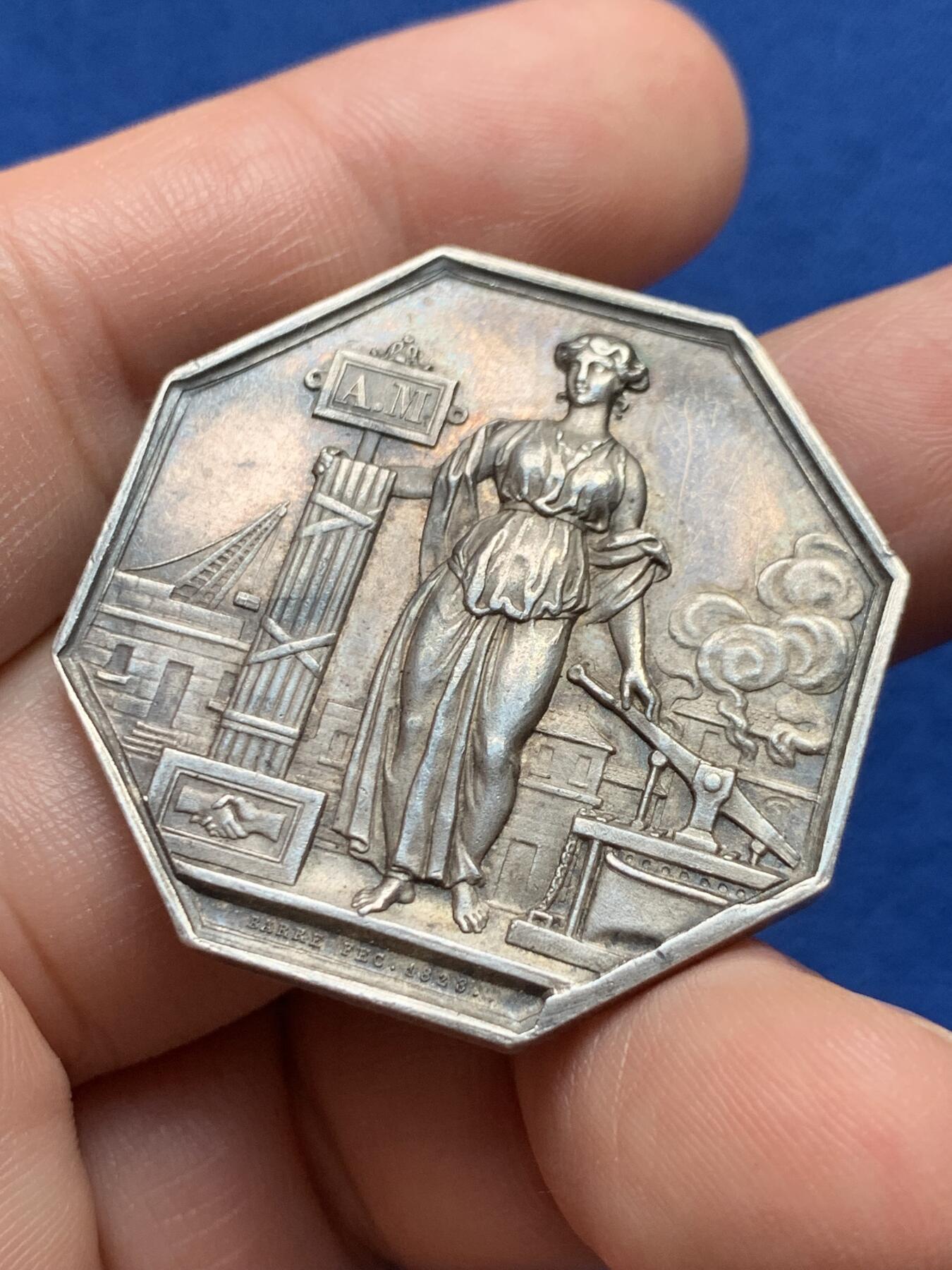 《竞宝斋》第440场 周日，周一，周二 3场连拍 （全场包邮） 法国塞纳-瓦兹火灾保险公司八角银质代币，20.2g，36.2mm，手指边铭