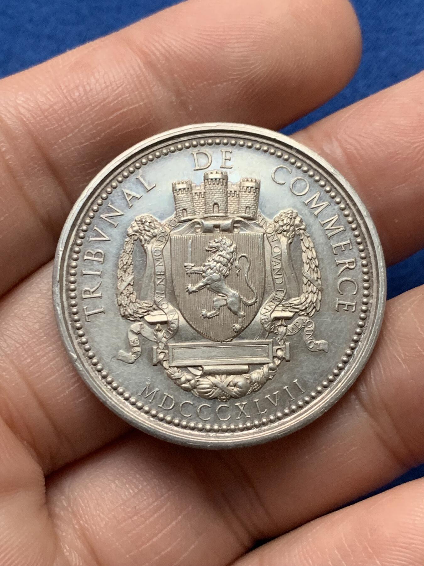 《竞宝斋》第440场 周日，周一，周二 3场连拍 （全场包邮） 法国里昂商业法庭银质代币，15.32g，33.5mm，蜜蜂边铭