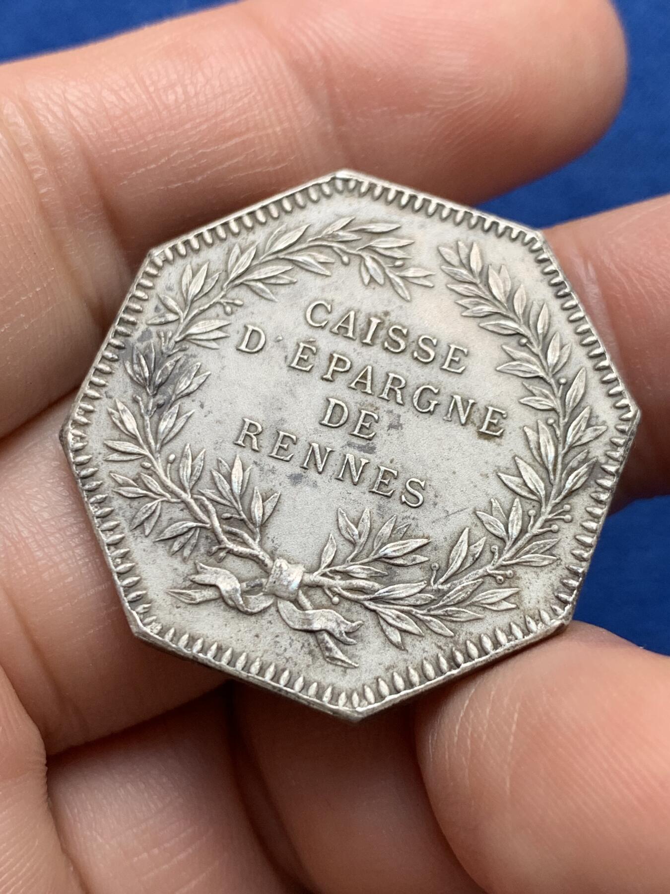 《竞宝斋》第440场 周日，周一，周二 3场连拍 （全场包邮） 法国八角银质代币，雷恩储蓄银行，15.53g，31.2mm，丰饶角1argent边铭