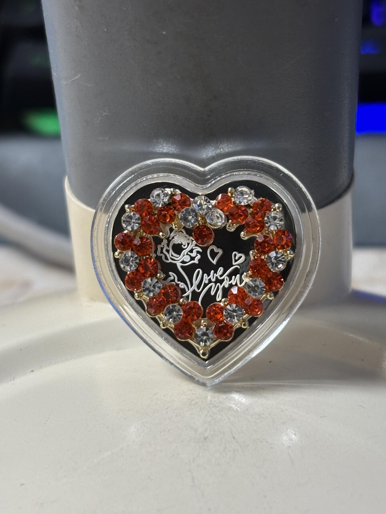 第182期拍卖 2024年纽埃1元水晶镶嵌精制银币 情人节系列-2024年情人节 10克999银 发行量：999 盒证全