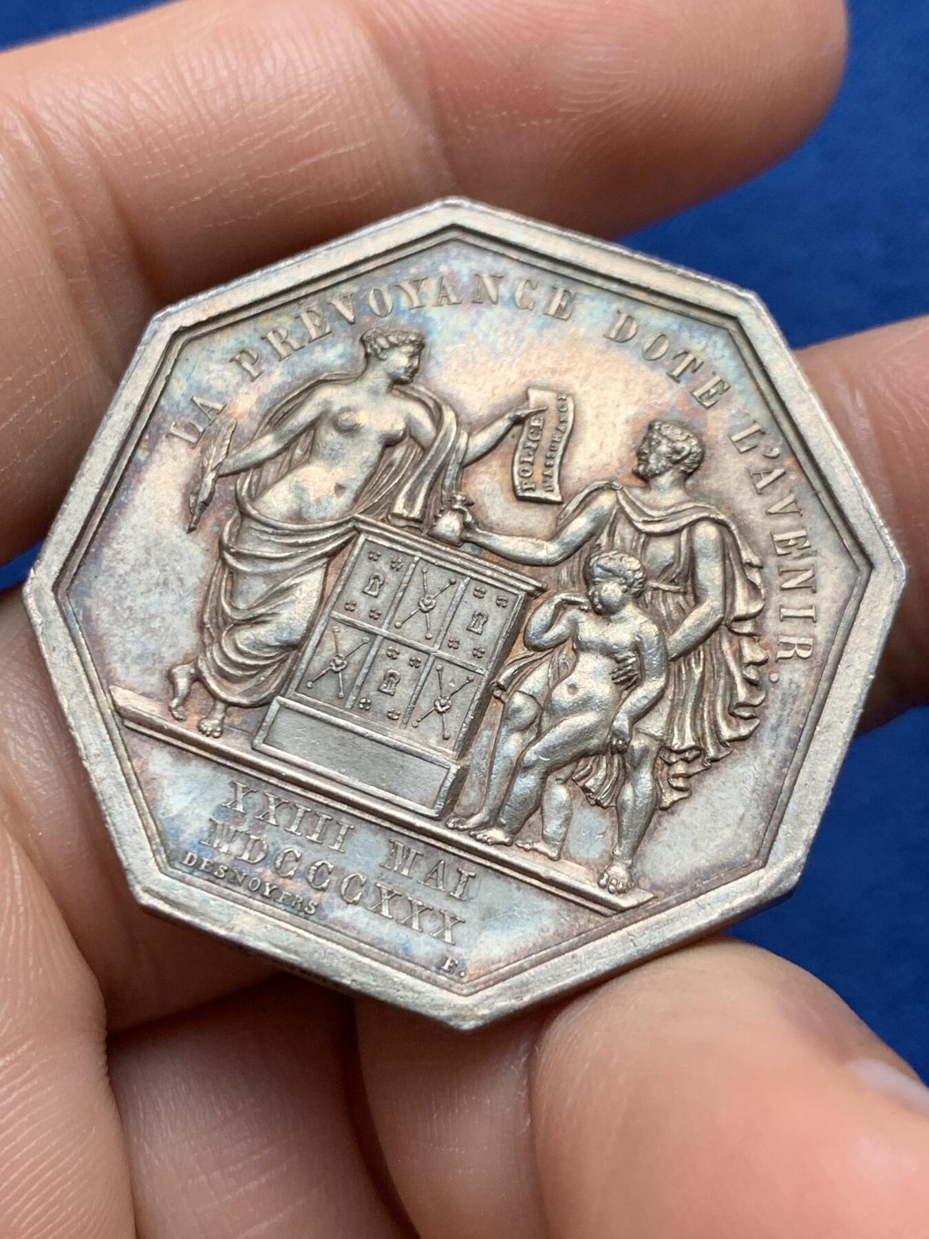 《竞宝斋》第440场 周日，周一，周二 3场连拍 （全场包邮） 法国国家人寿保险公司八角银章，36.2MM，20.9克，蜜蜂边铭，此边铭较少